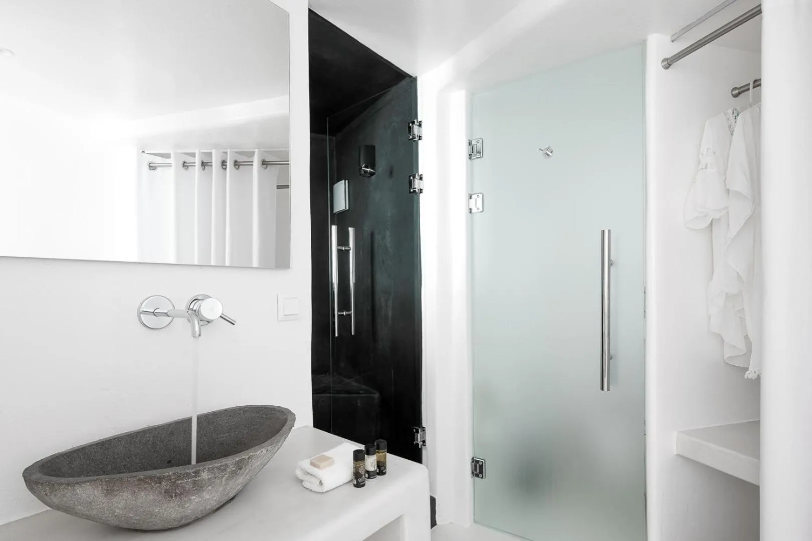 Shower in Dana Villas & Infinity Suites