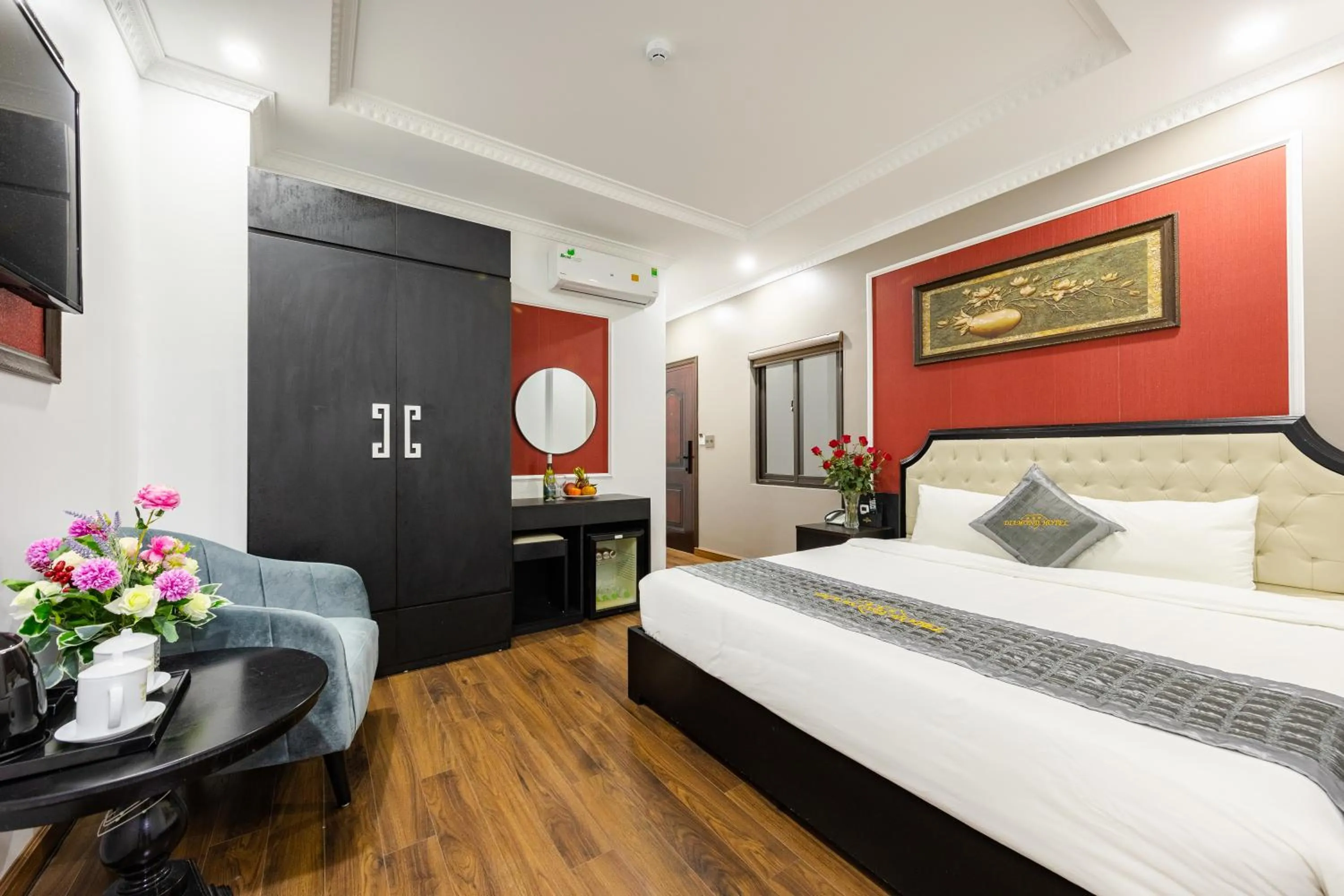 Bedroom, Bed in Diamond Hotel