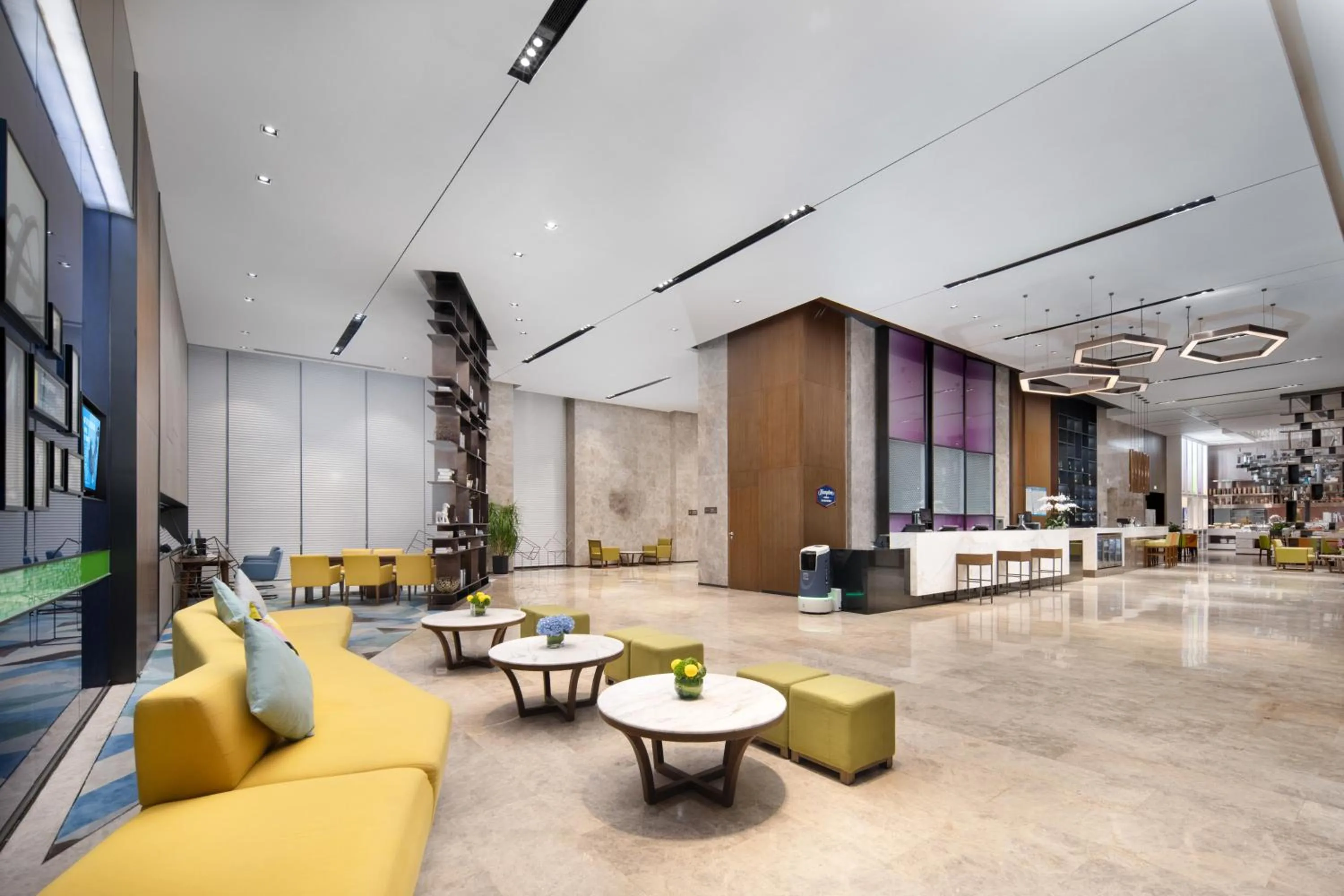 Lobby or reception in Hampton by Hilton Nanning Jiangnan