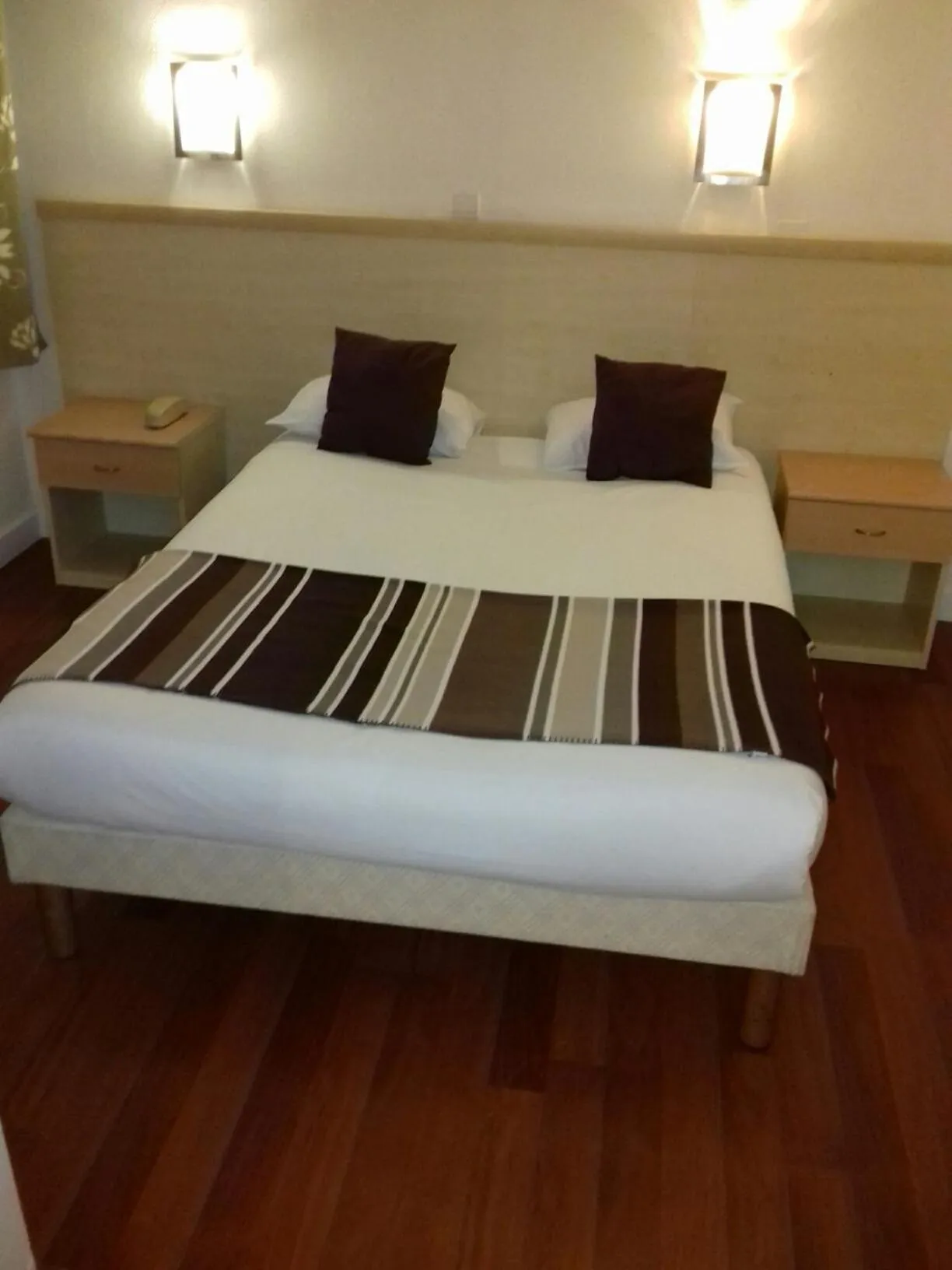 Photo of the whole room in Hôtel Du Midi