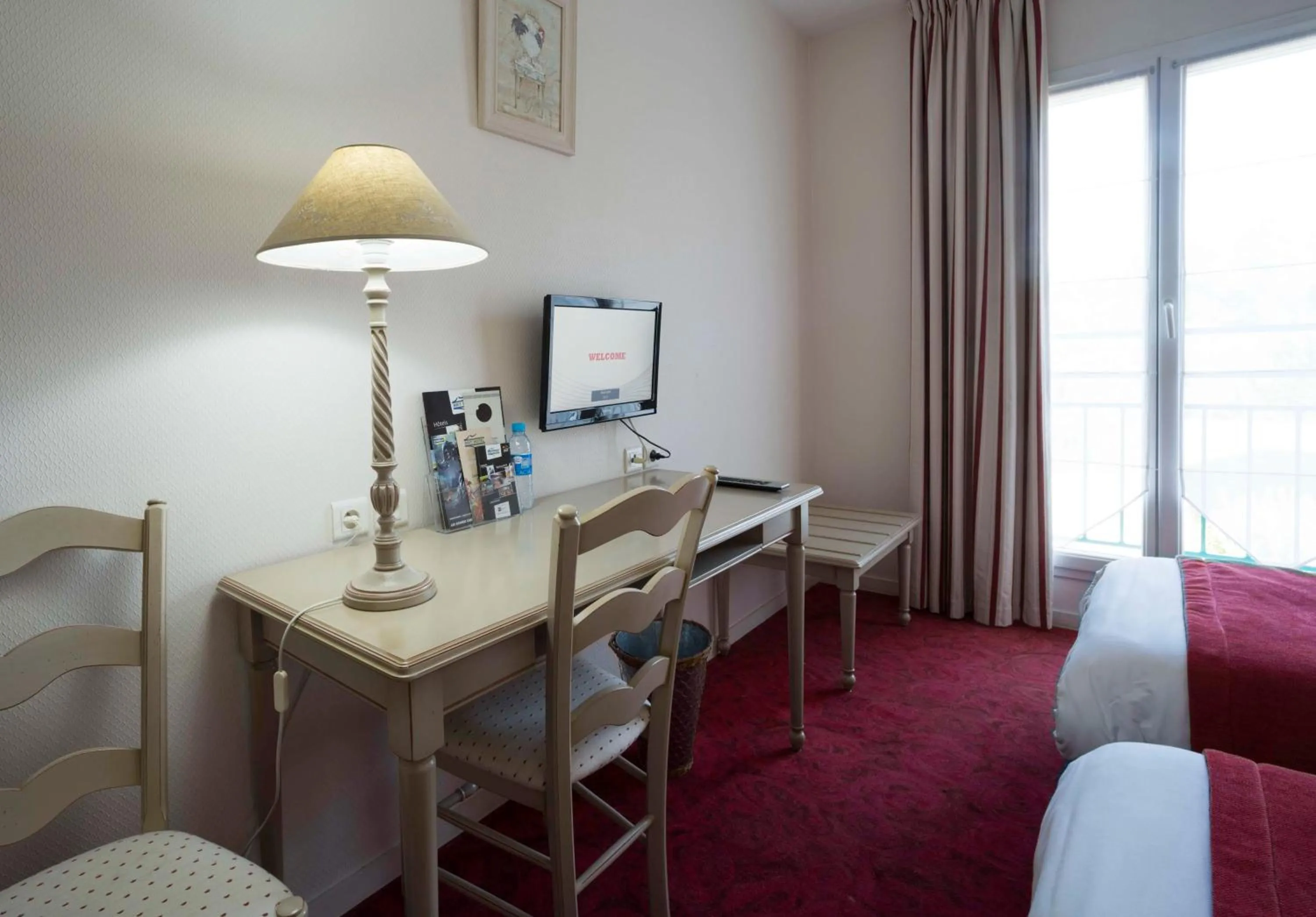 Bedroom, Bed in Brit Hotel Du Perche