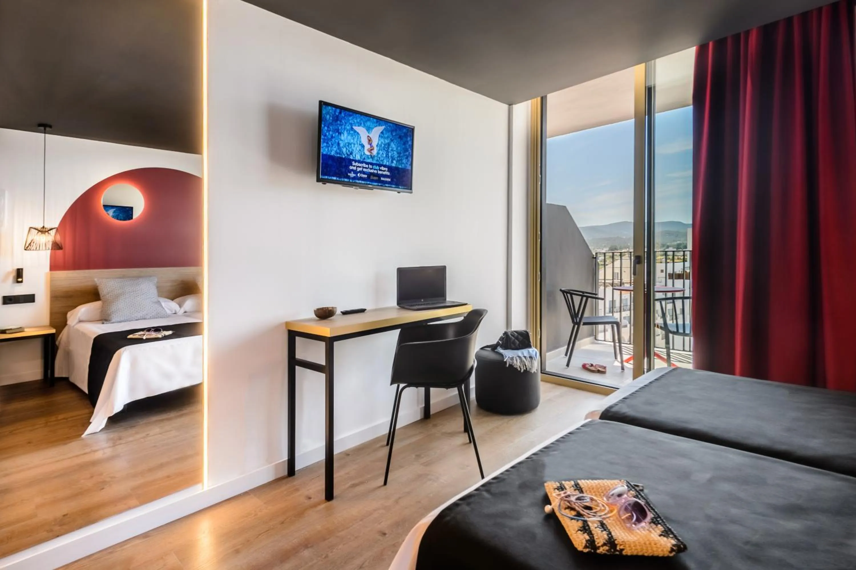 TV and multimedia, Bed in Hotel Vibra District - Adults Only