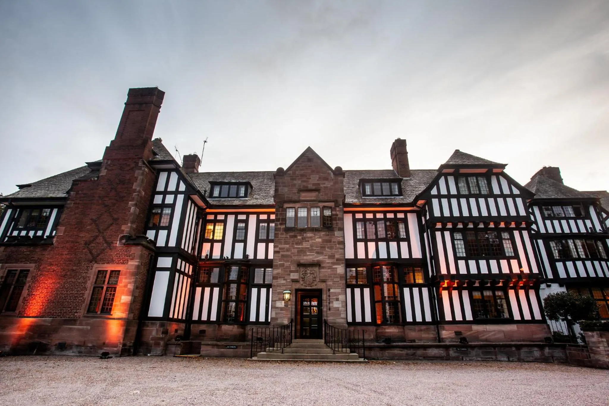 Property building in Inglewood Manor