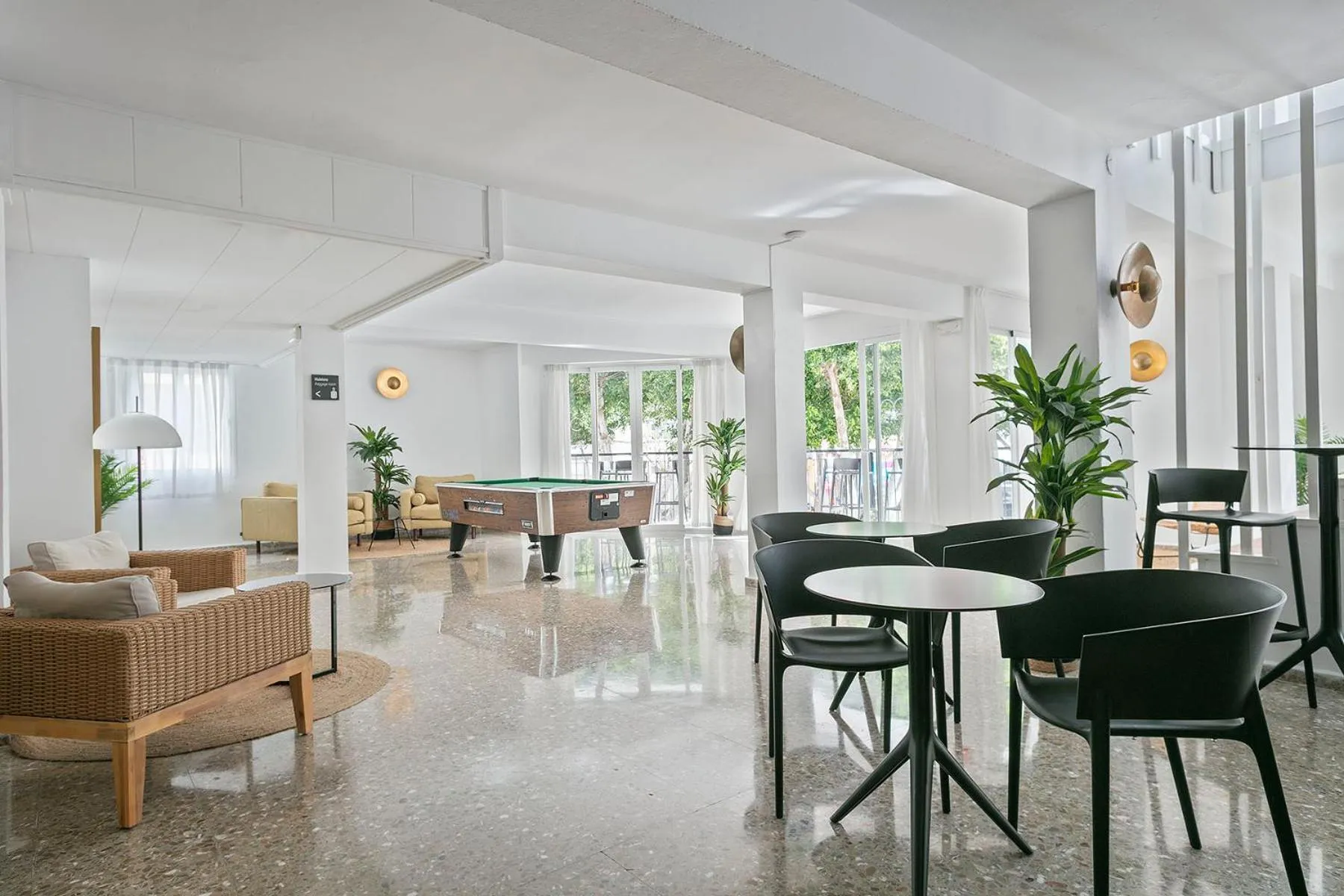 Living room, Restaurant/Places to Eat in Don Quijote