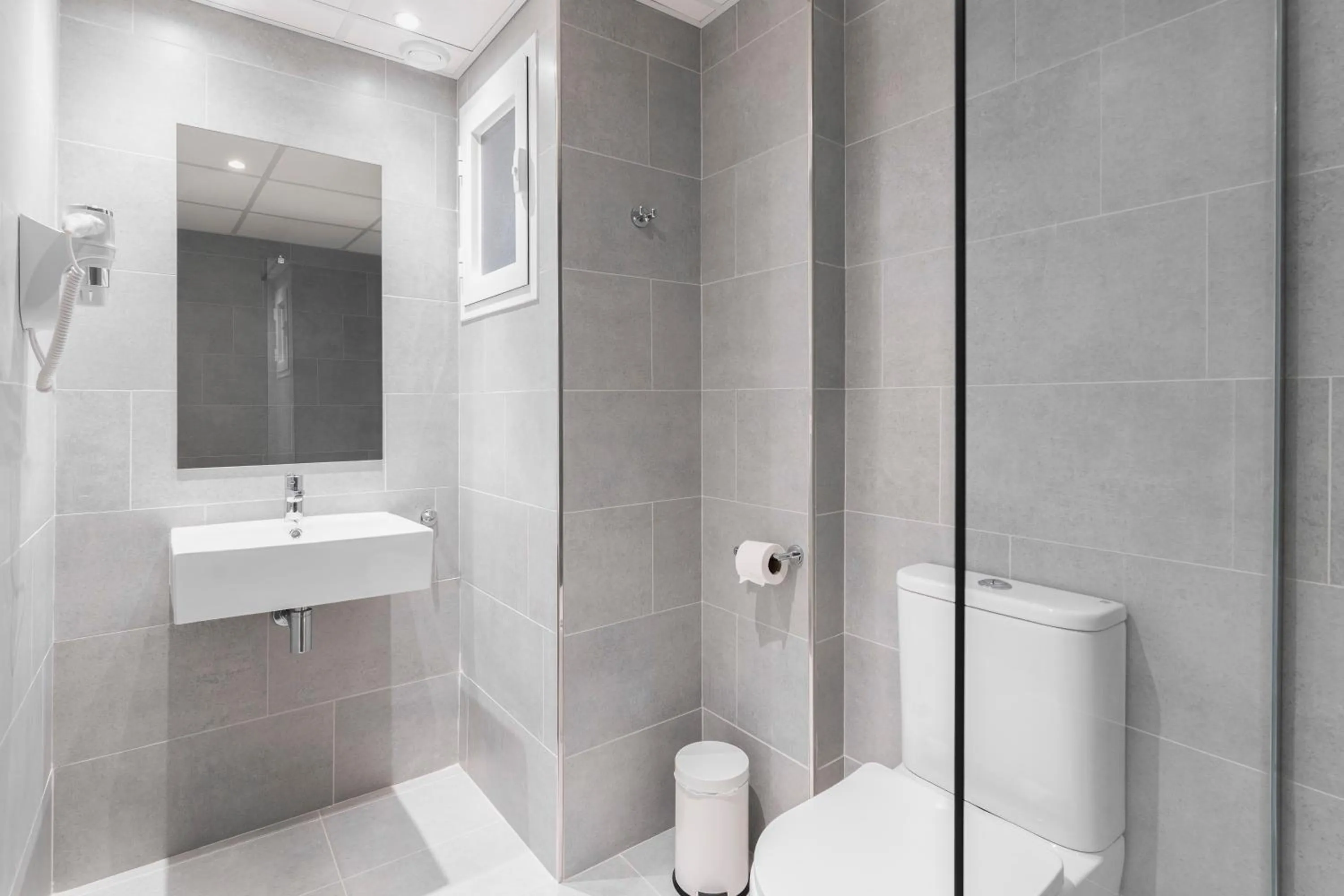 Bathroom in Don Quijote