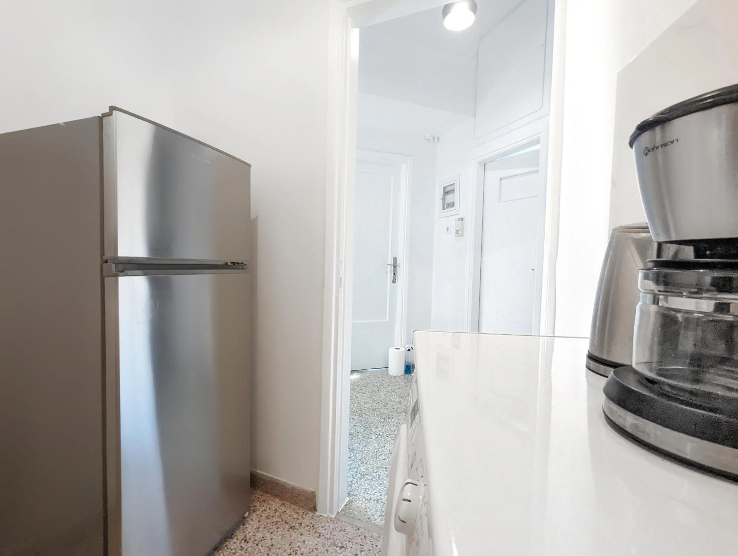 Super Paradise Apartments