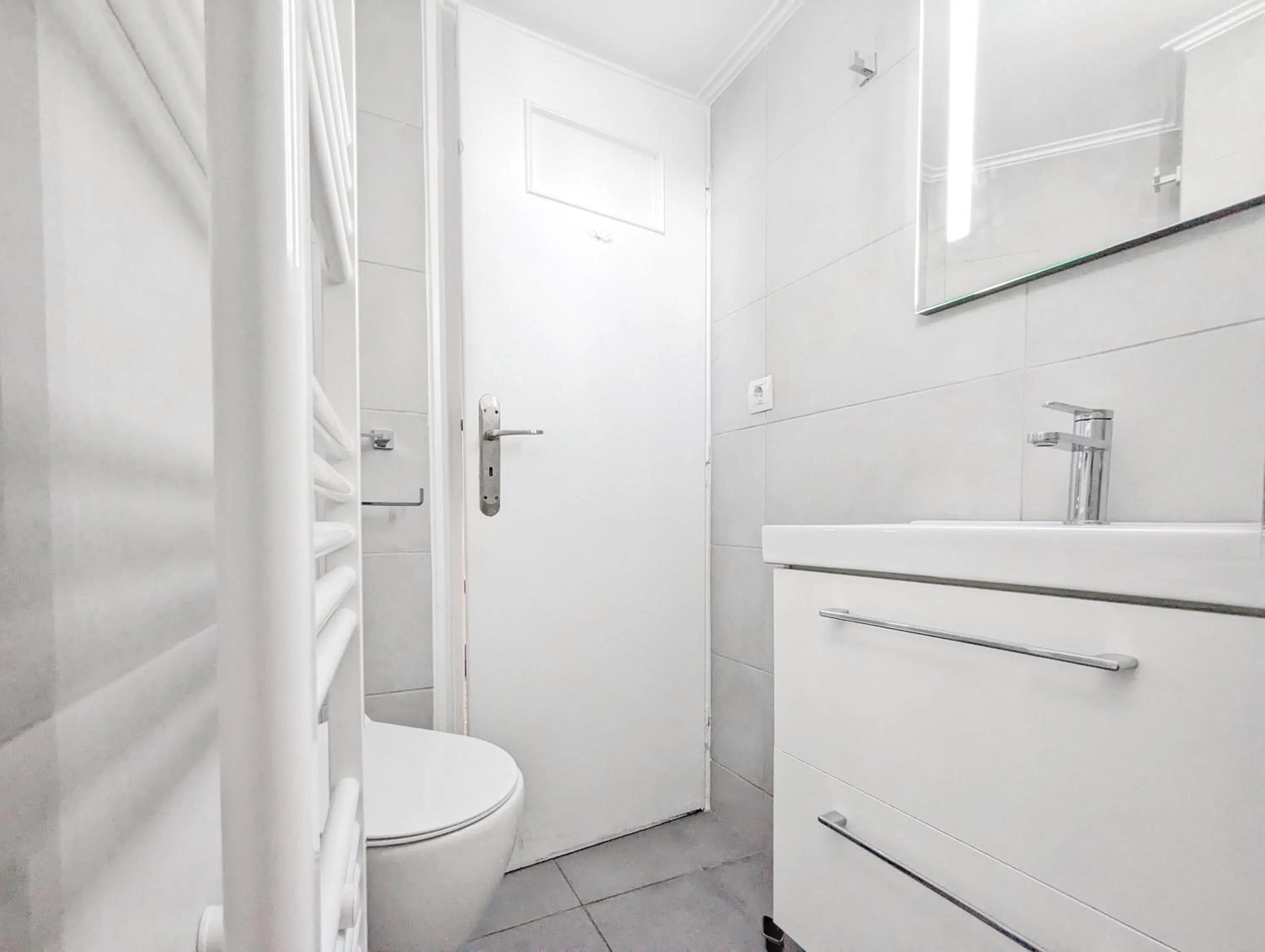 Super Paradise Apartments