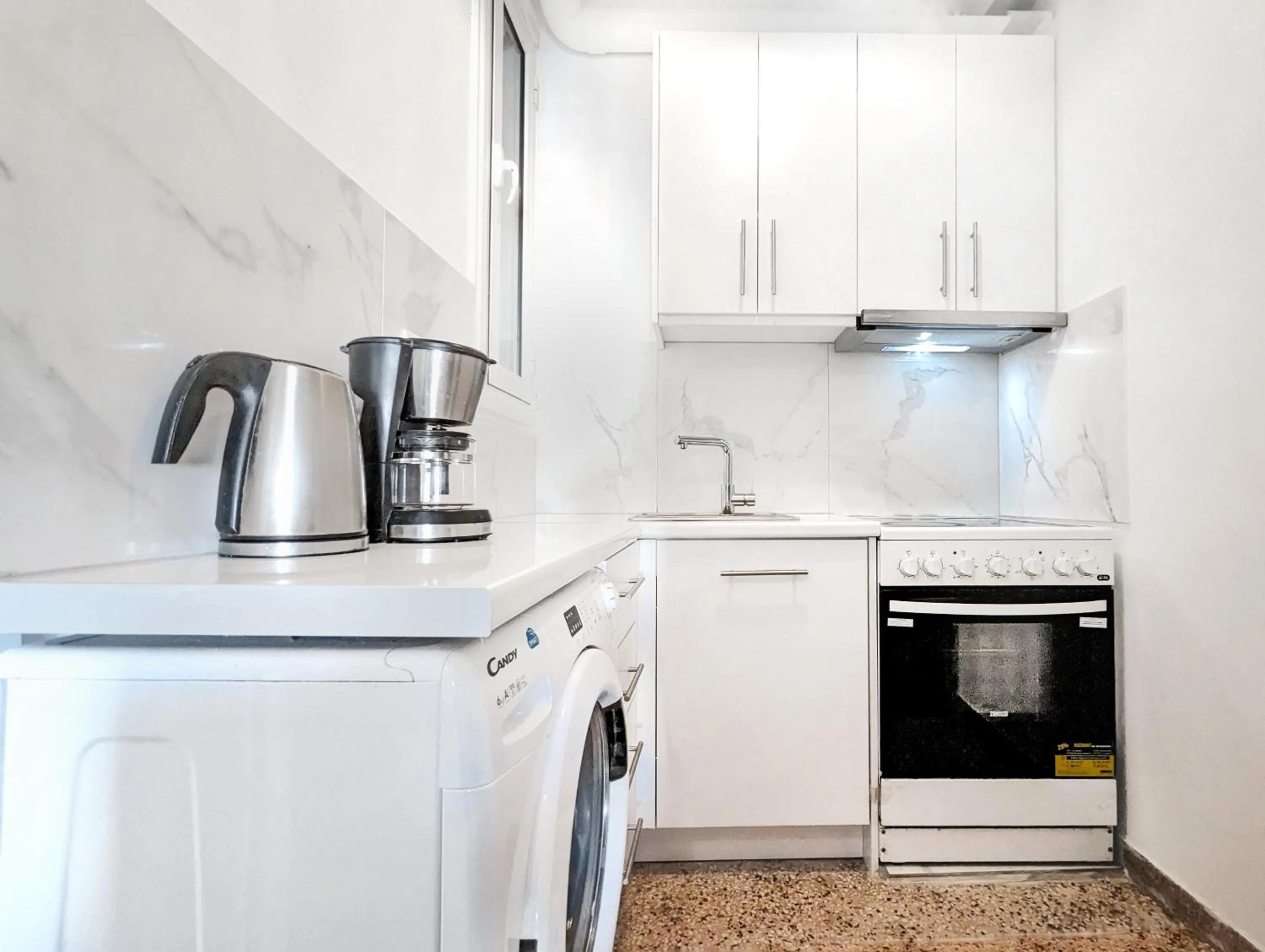 Super Paradise Apartments