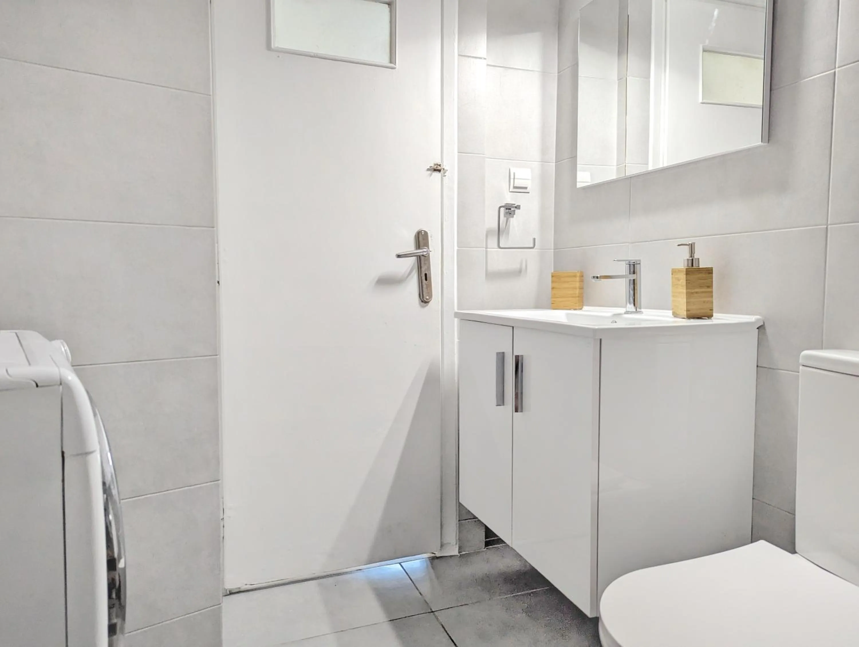 Super Paradise Apartments