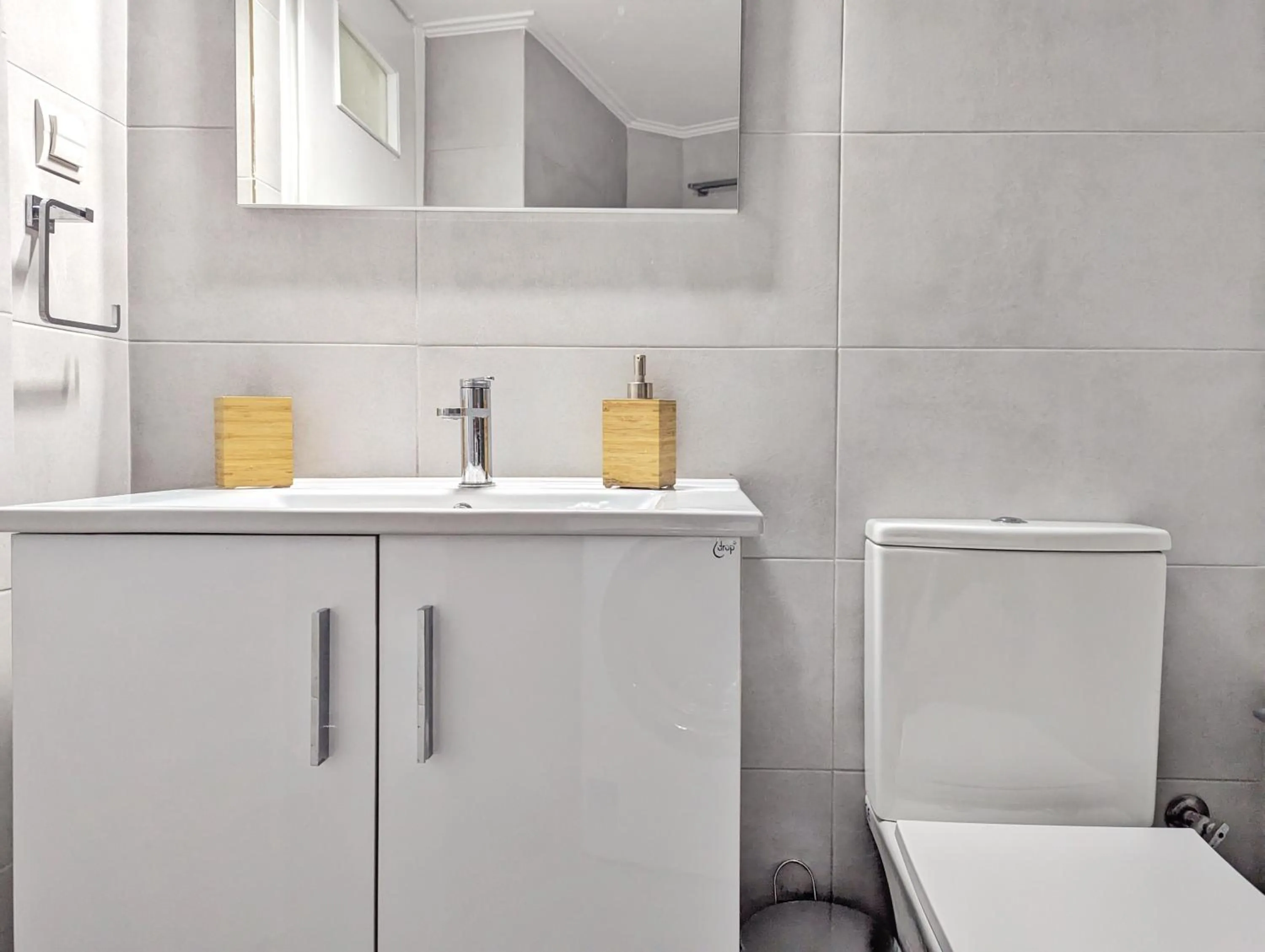 Super Paradise Apartments