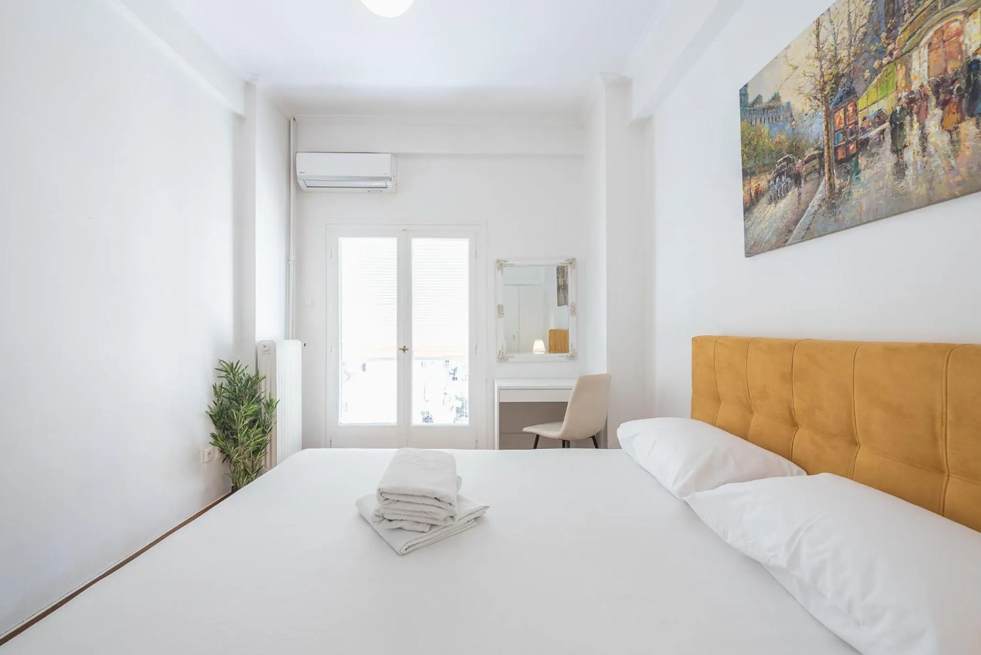 Bed in Victoria Sun Apartments