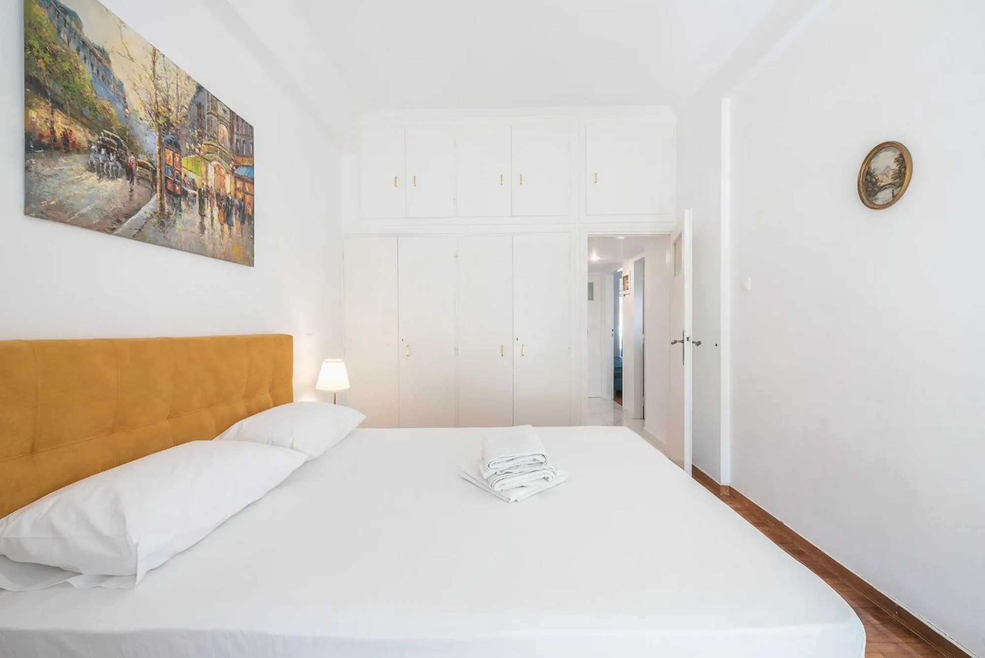 Bed in Victoria Sun Apartments