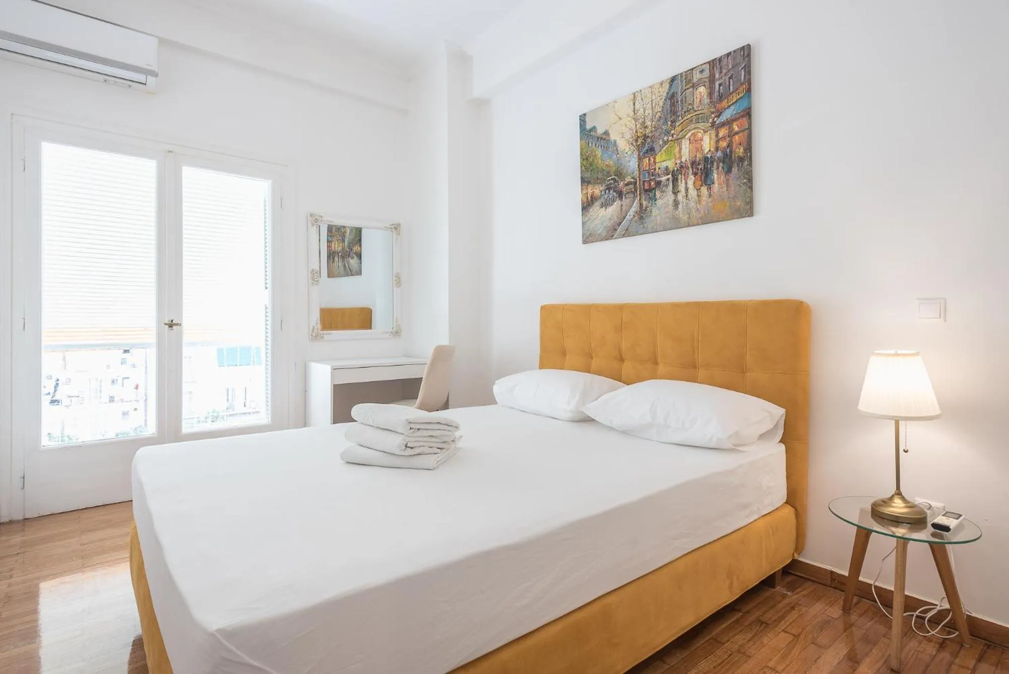 Bed in Victoria Sun Apartments