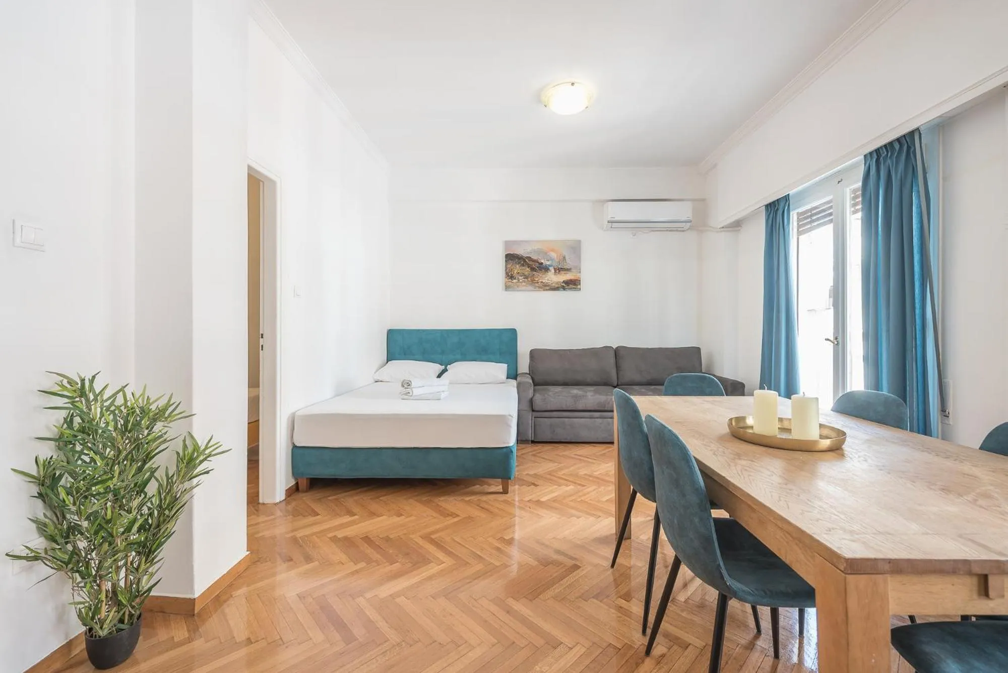 Bed in Victoria Sun Apartments