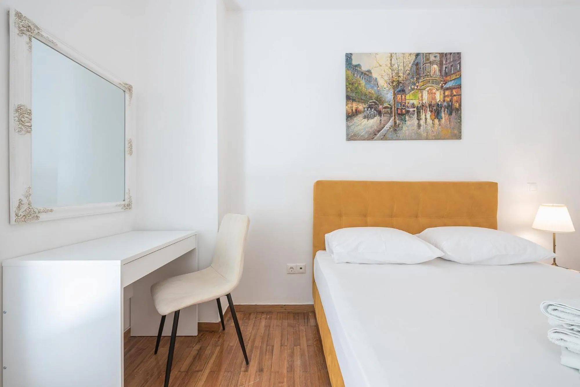 Bed in Victoria Sun Apartments