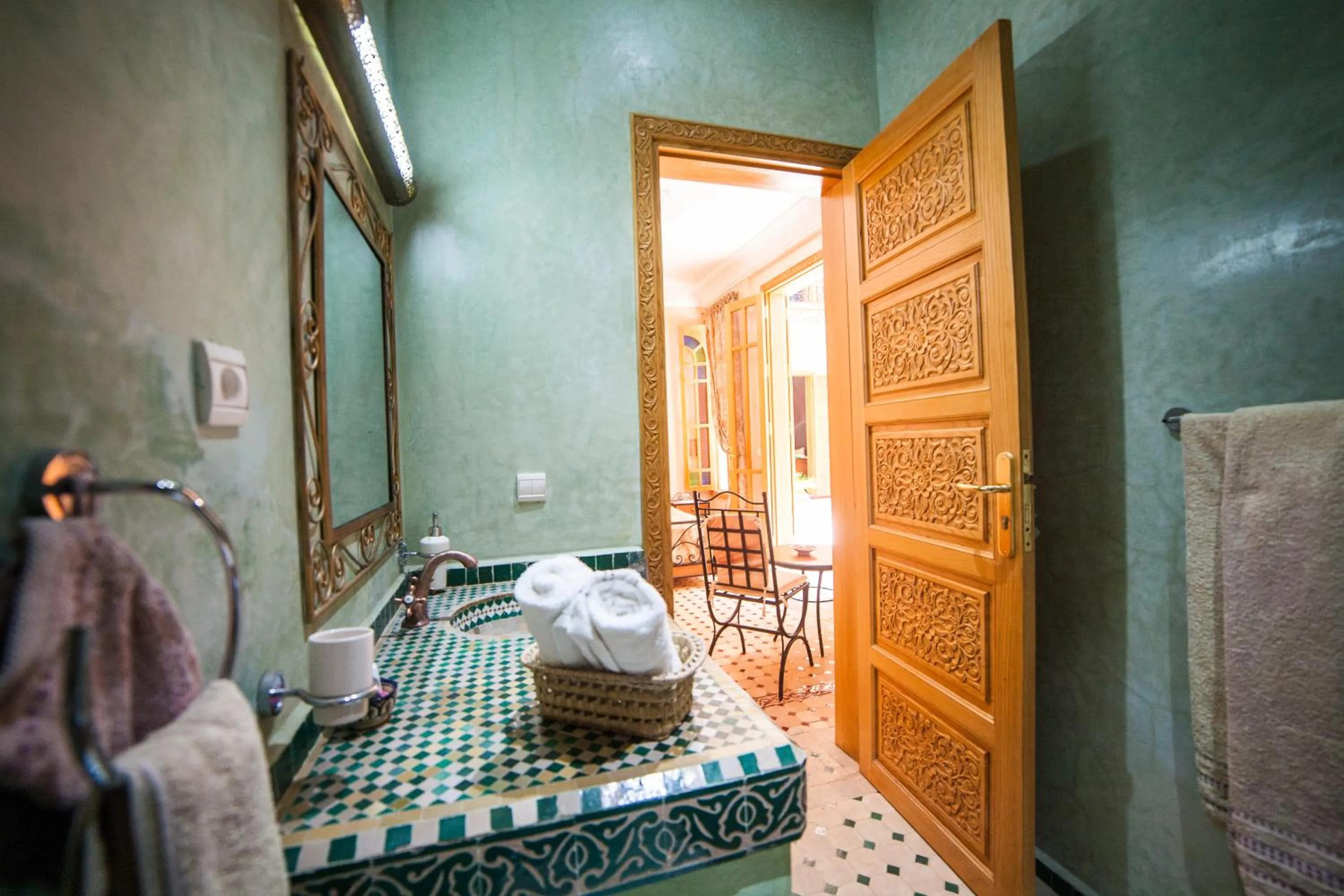 Bathroom, Bed in Riad Dar Saidi