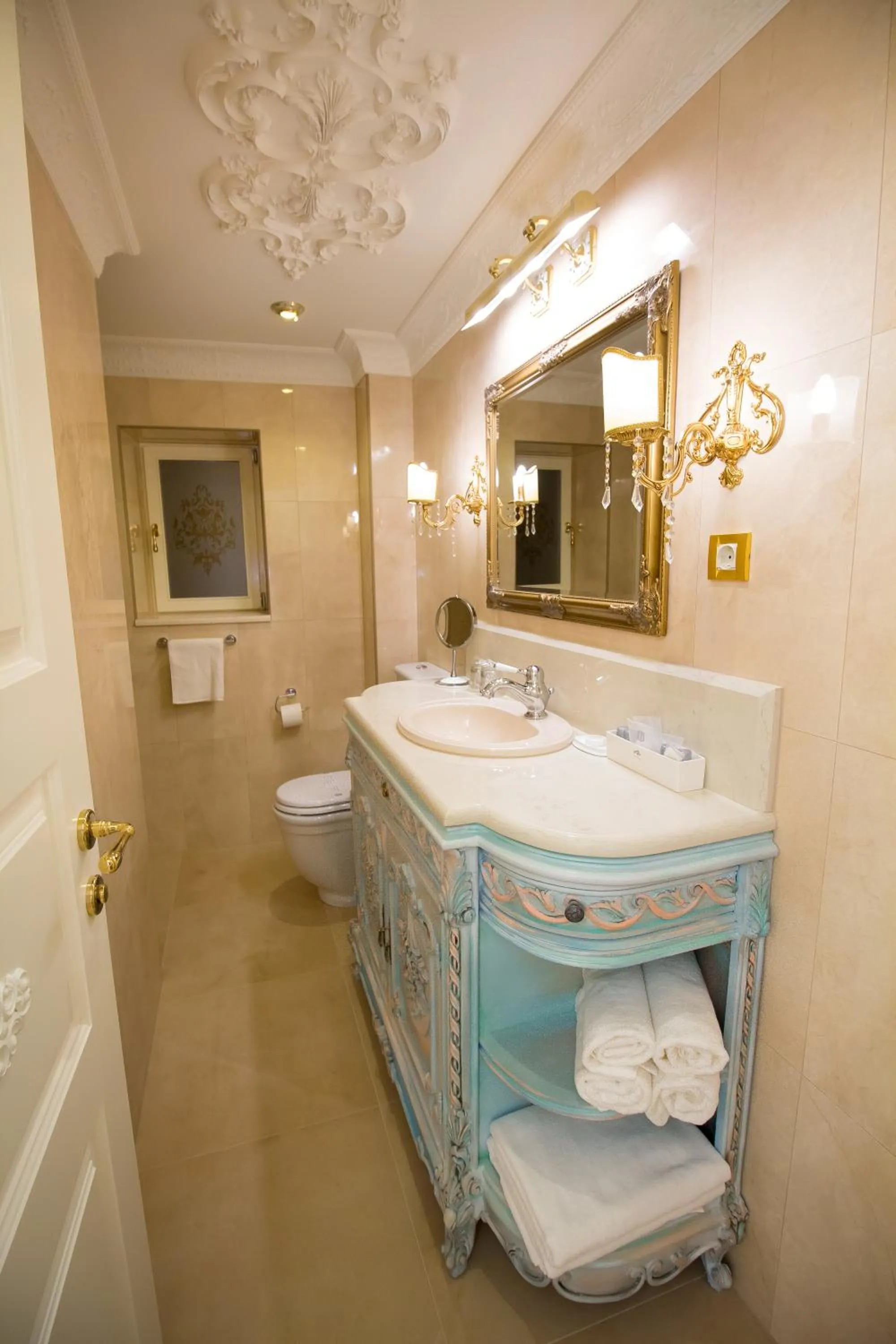 Bathroom in Palazzo Venezia-Adults Only