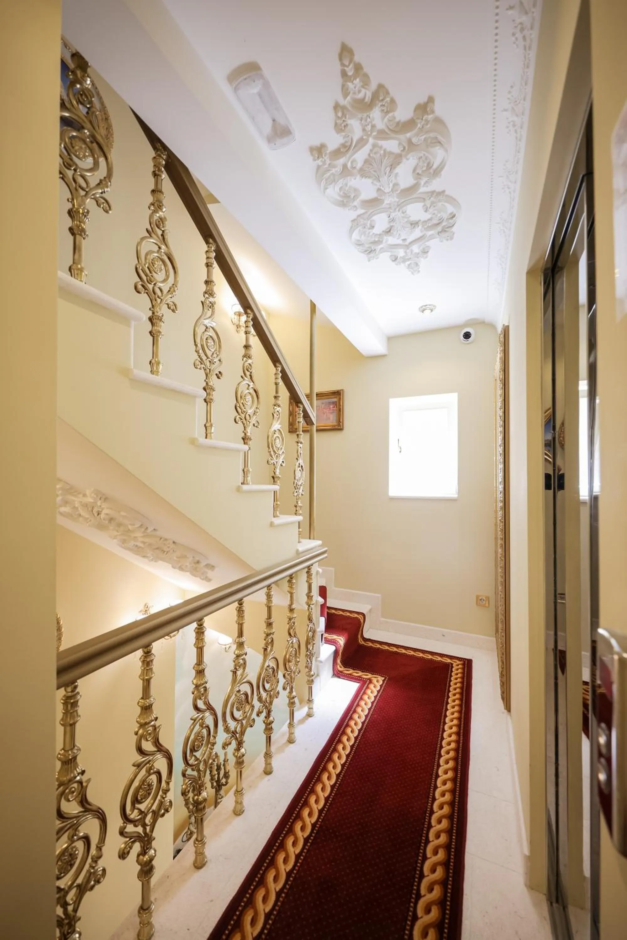 Other in Palazzo Venezia-Adults Only