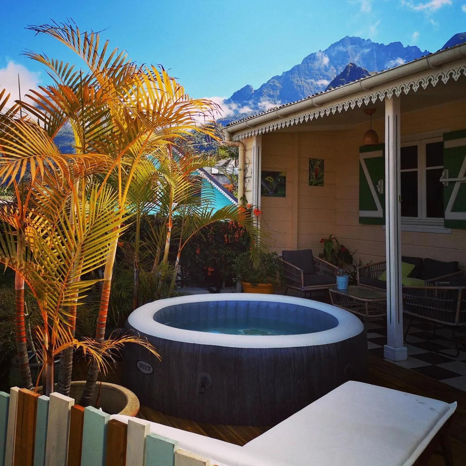 Hot Tub in Case Nyala