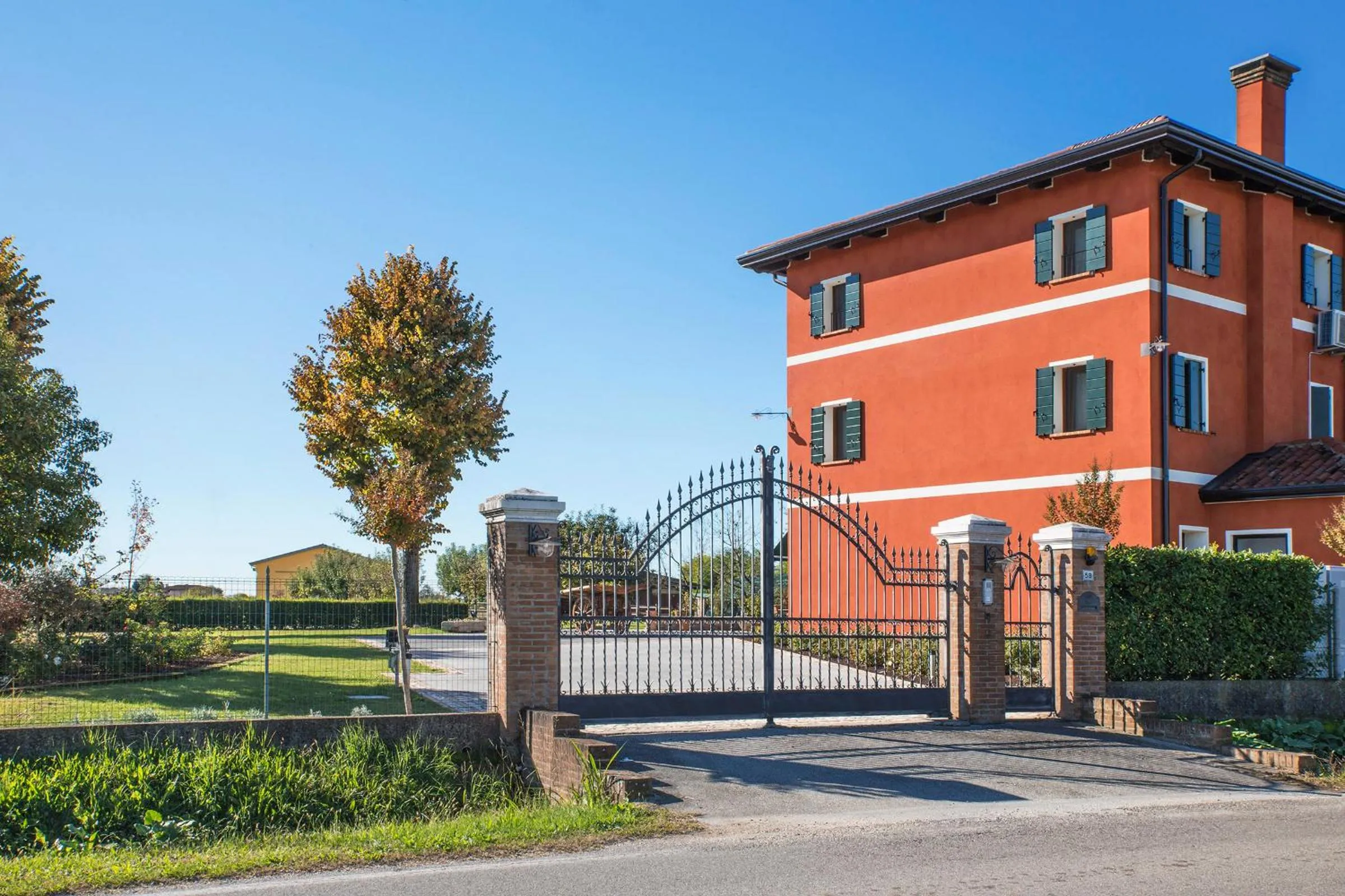 Property building in Ca' Ciaran