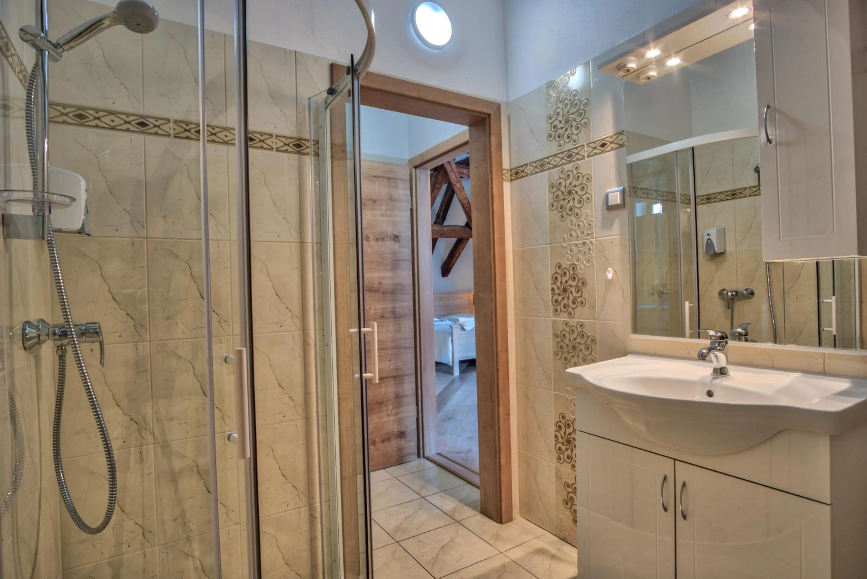 Bathroom in Hiša Linhart, Hotel & Restaurant