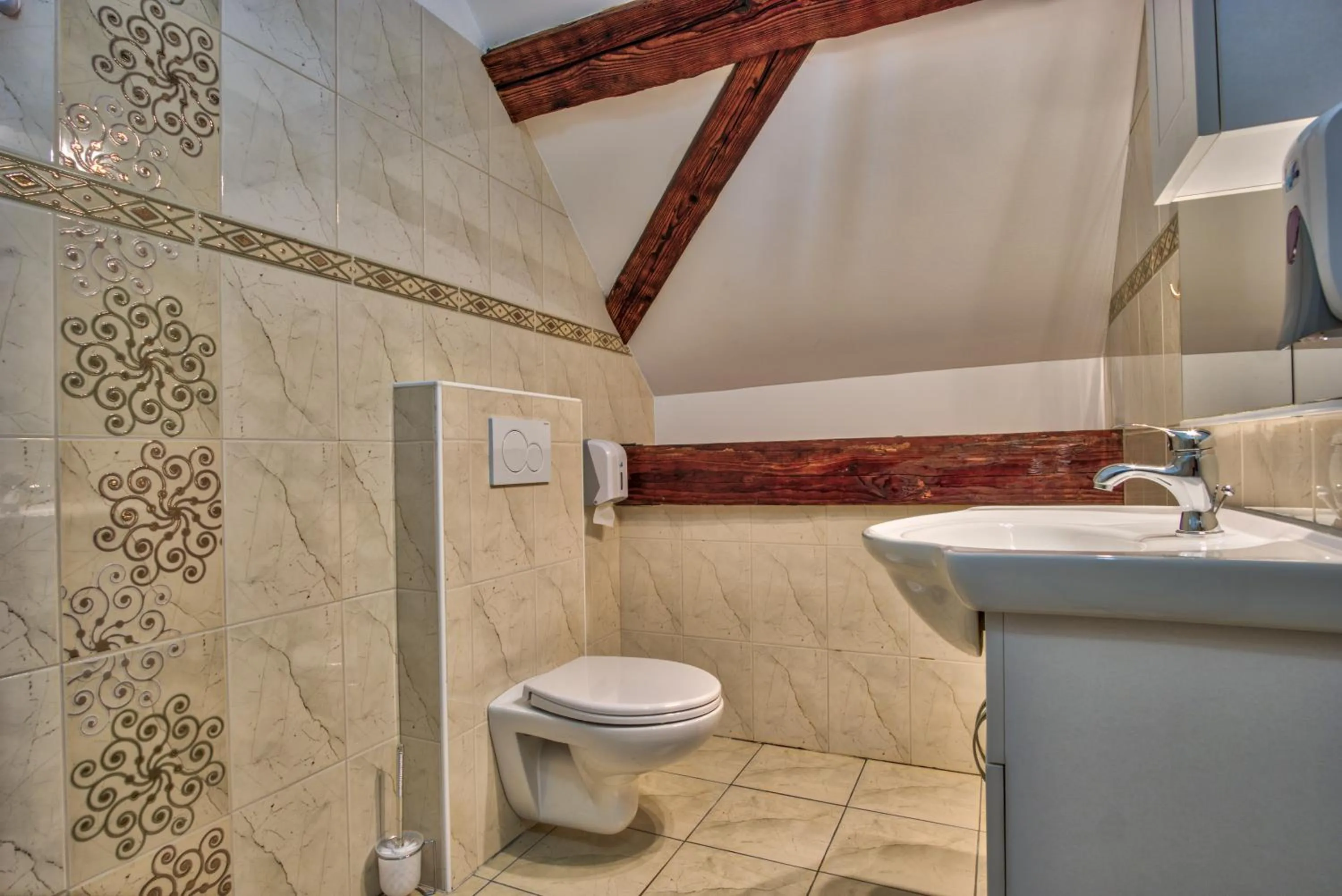 Bathroom in Hiša Linhart, Hotel & Restaurant