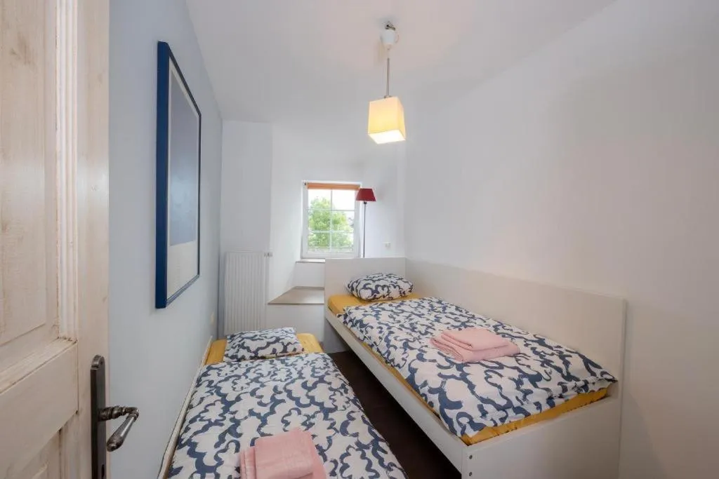 Property building, Bed in Hiša Linhart, Hotel & Restaurant