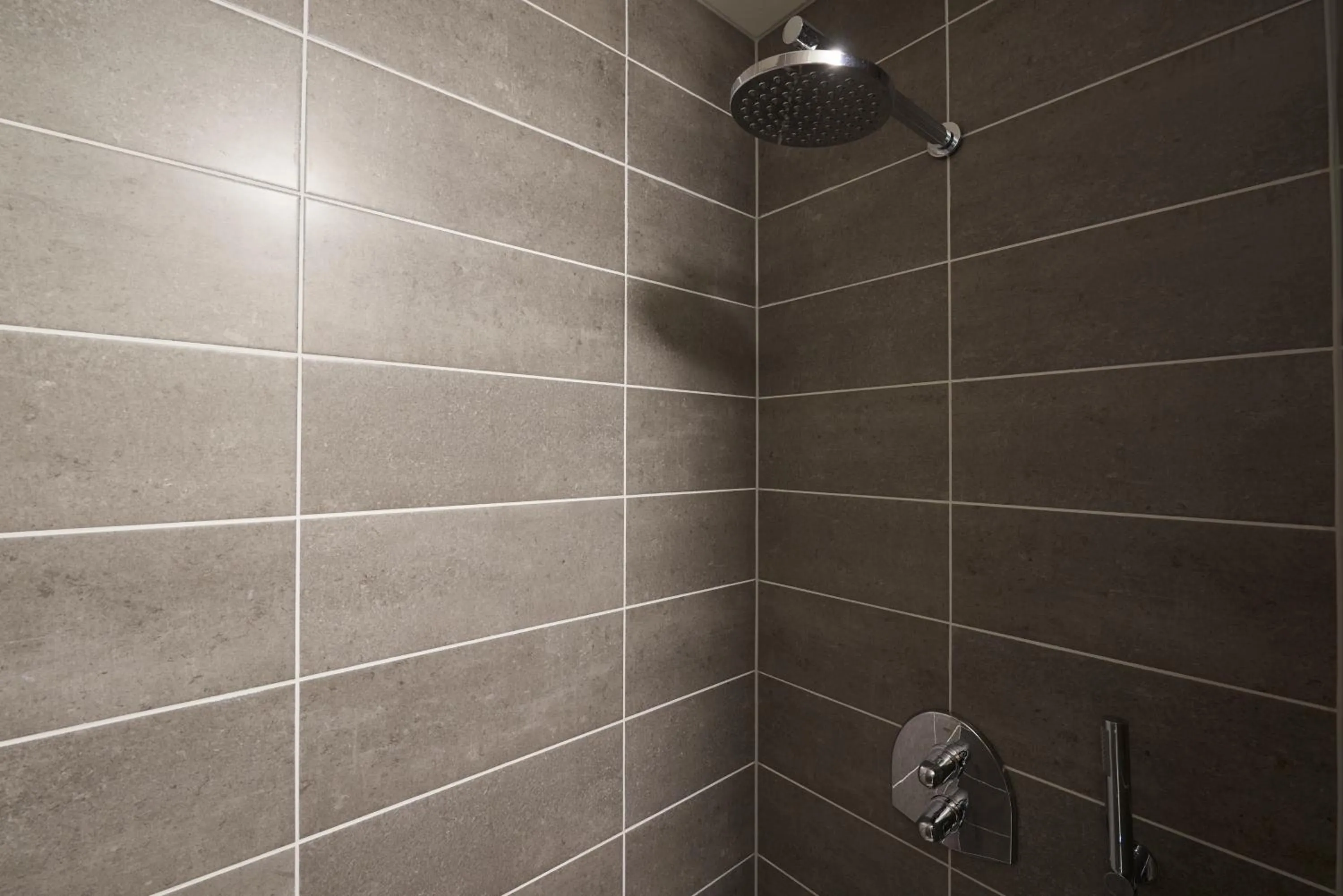 Shower in Lake View Apartment Amsterdam