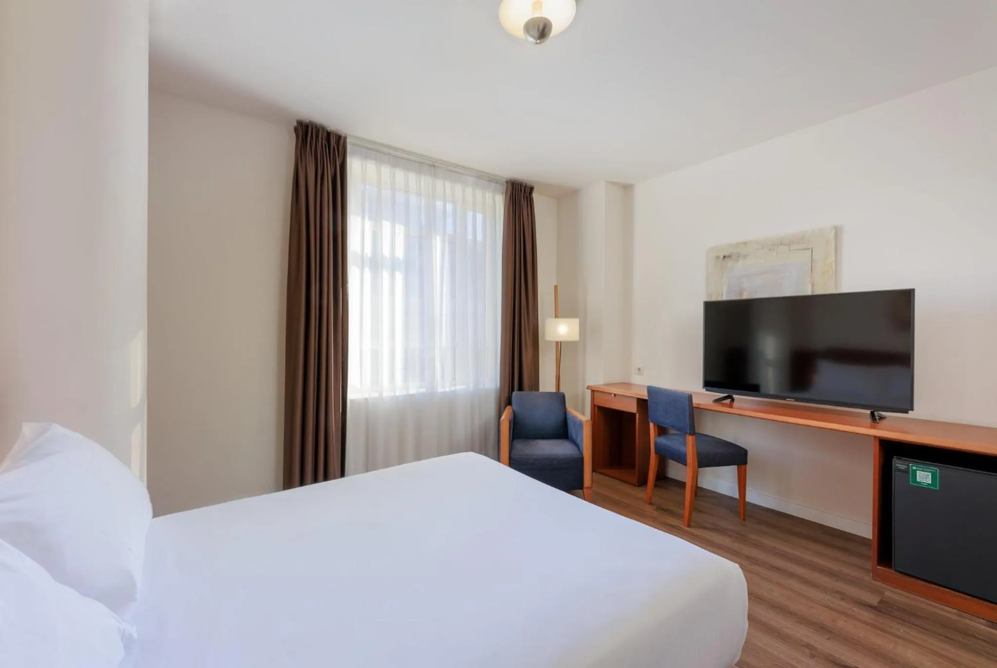 Photo of the whole room, Bed in Sercotel Arrahona Sabadell