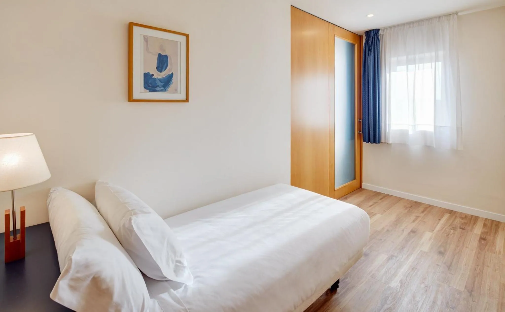 Photo of the whole room, Bed in Sercotel Arrahona Sabadell