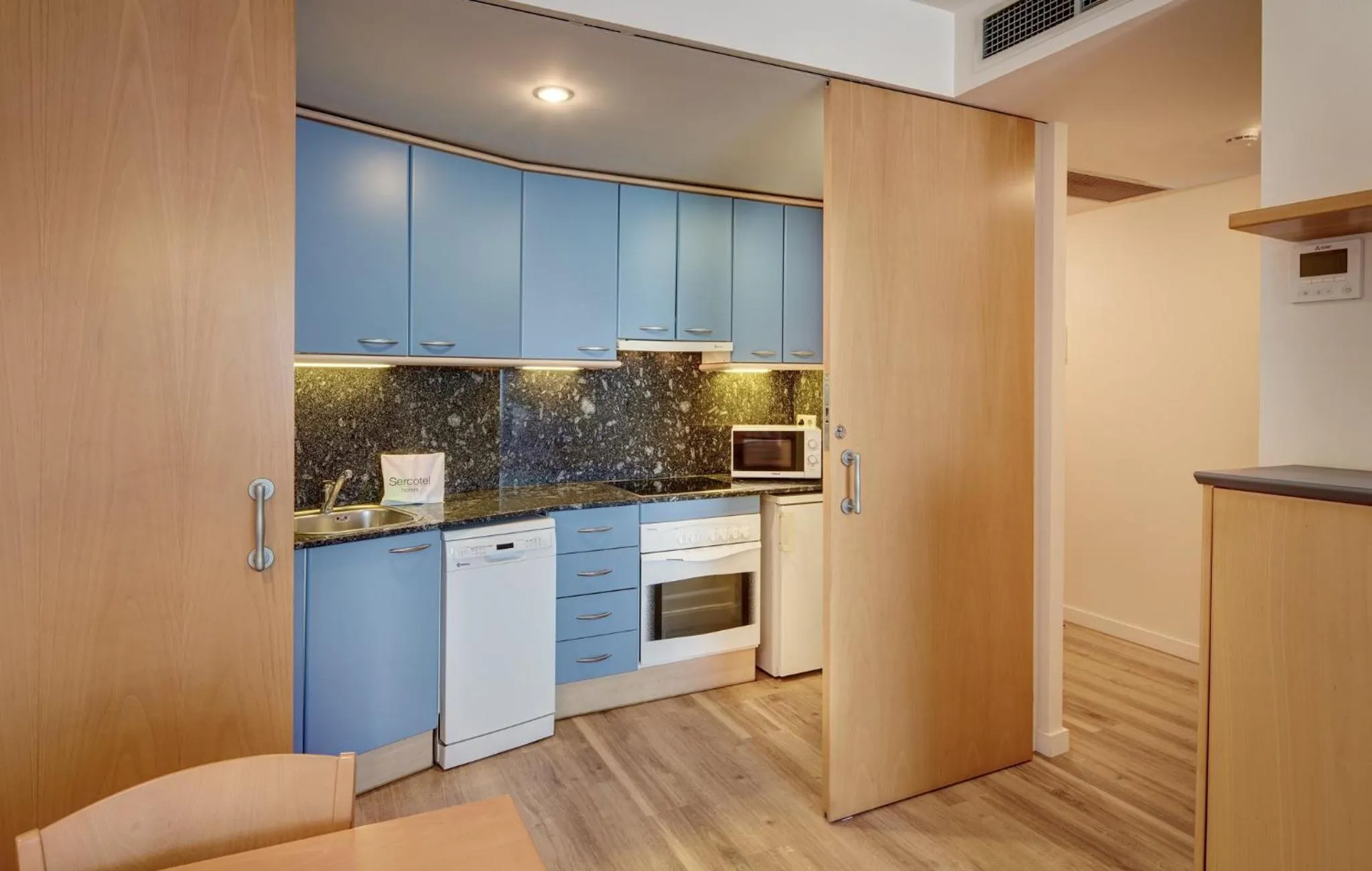 Kitchen or kitchenette in Sercotel Arrahona Sabadell