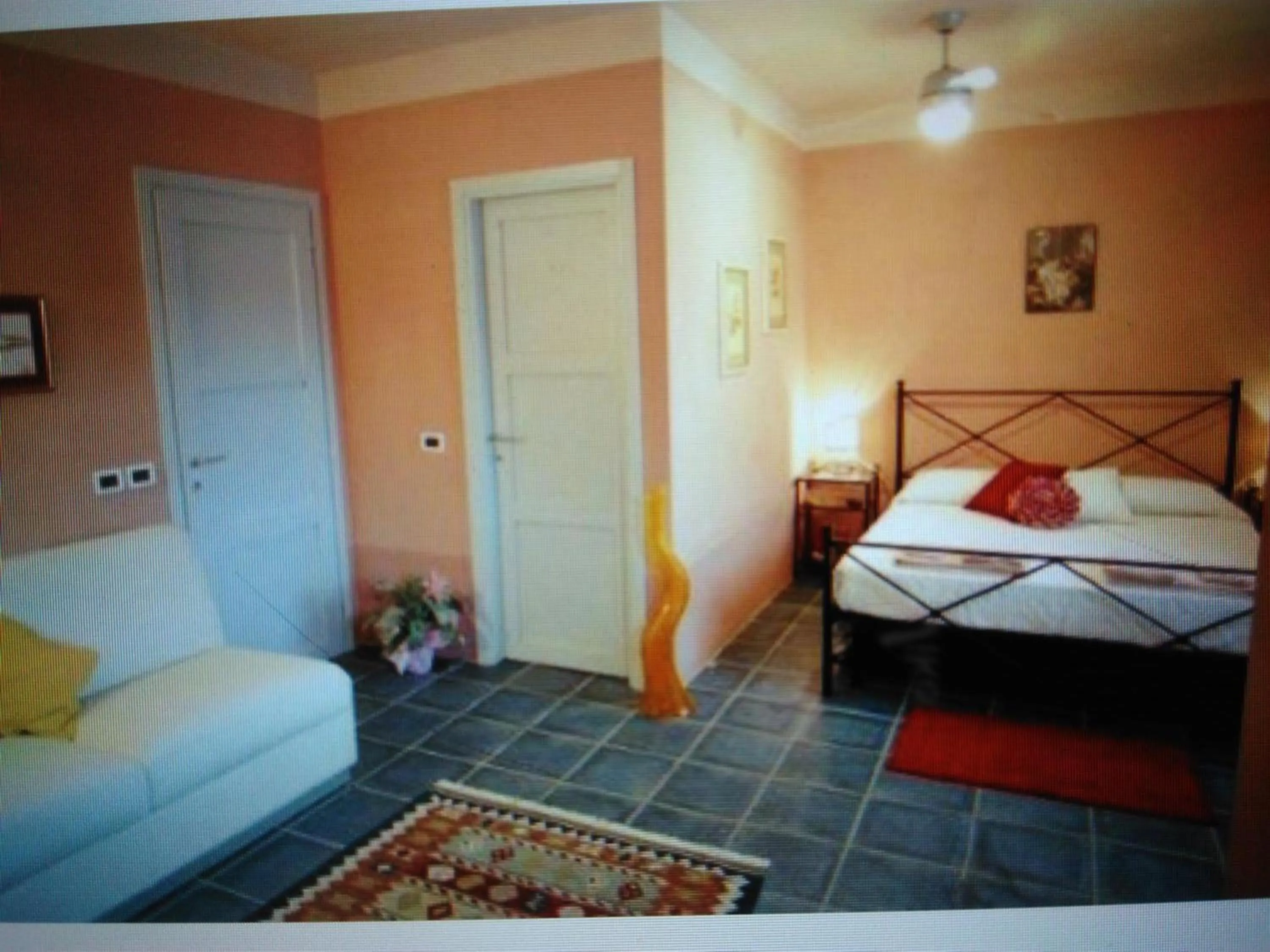 Photo of the whole room, Bed in La Villa