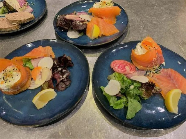 Restaurant/places to eat in Hôtel de Bretagne Dol centre ville - Hotel et Restaurant