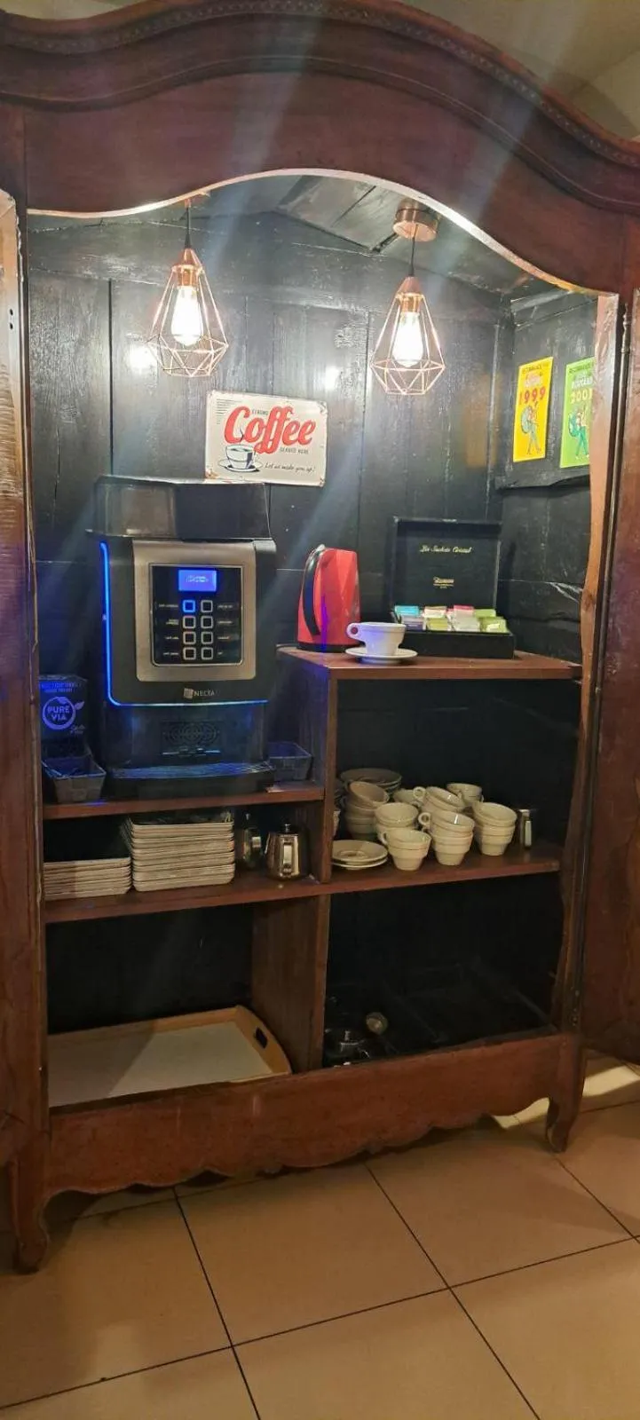 Breakfast in Hôtel de Bretagne Dol centre ville - Hotel et Restaurant