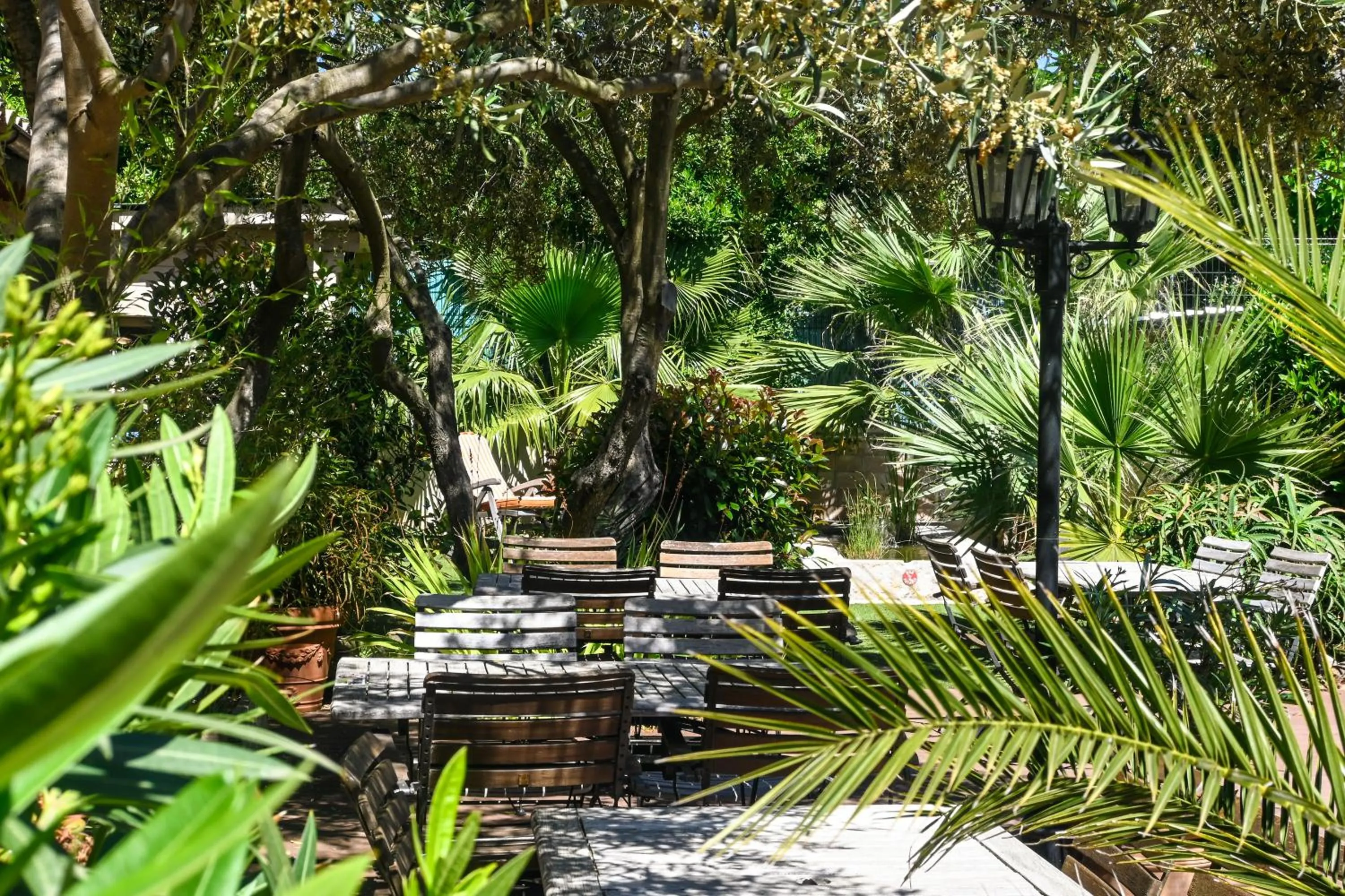 Patio in Hôtel & Spa La Villa