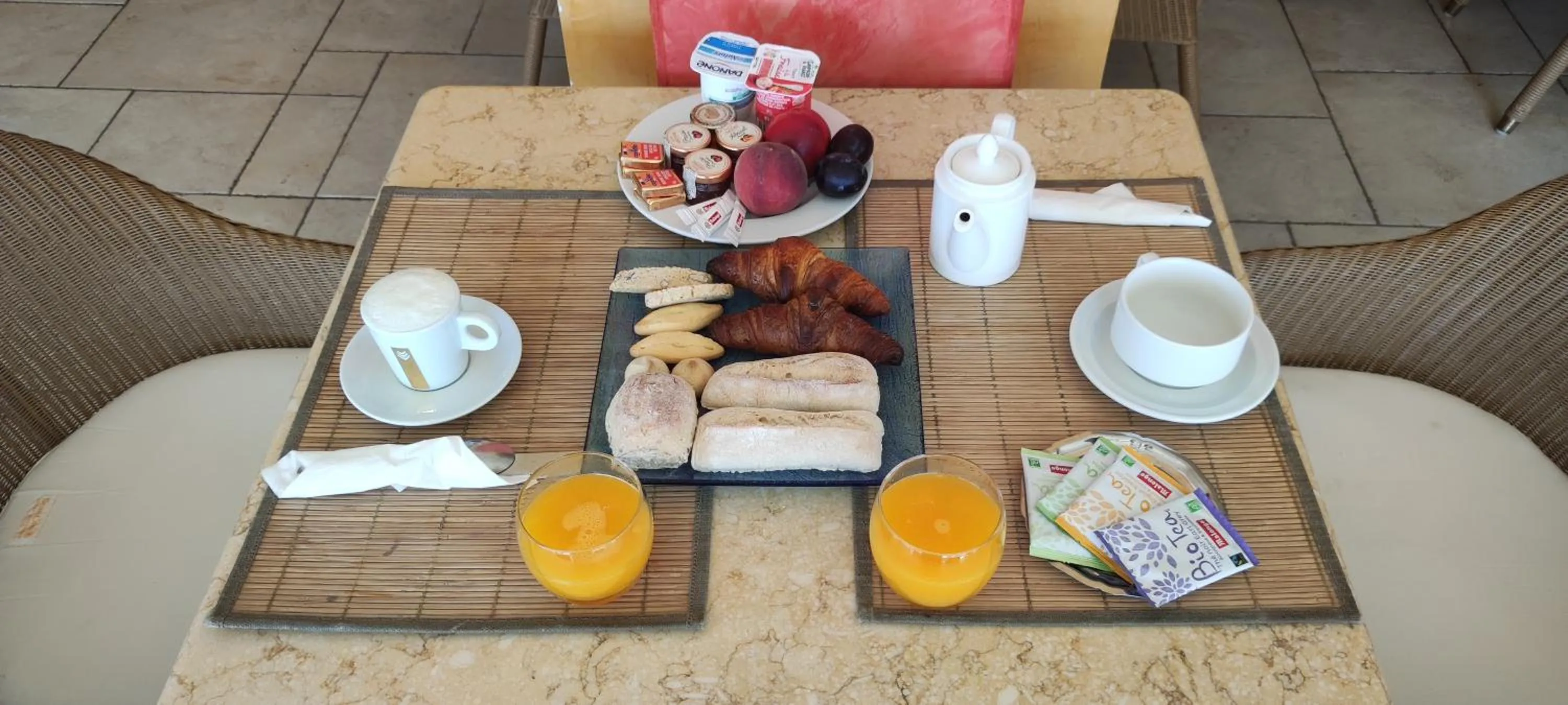 Breakfast in Hôtel & Spa La Villa