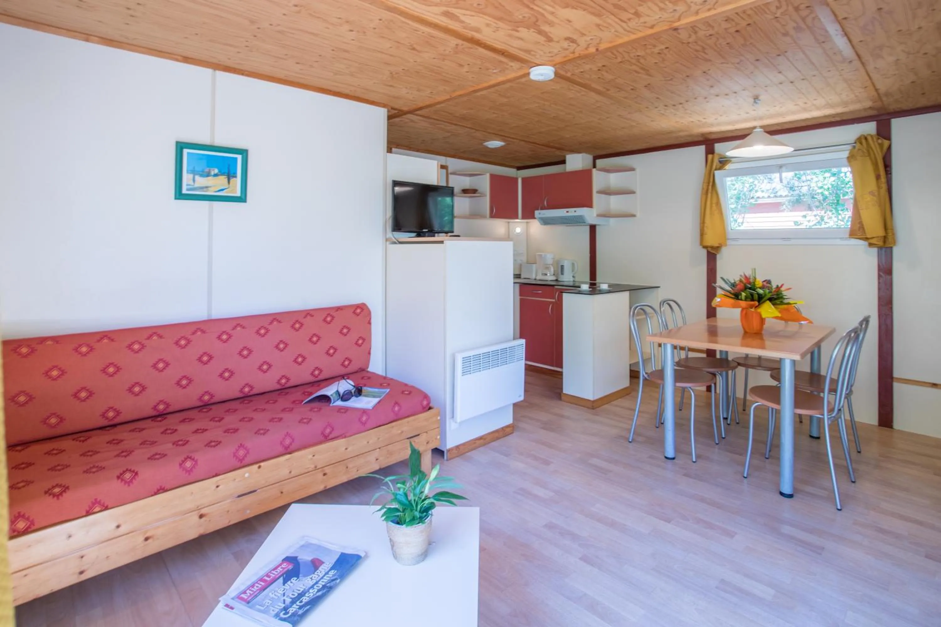 Kitchen or kitchenette in Bungalows & Rooms - Gît'Ôstal