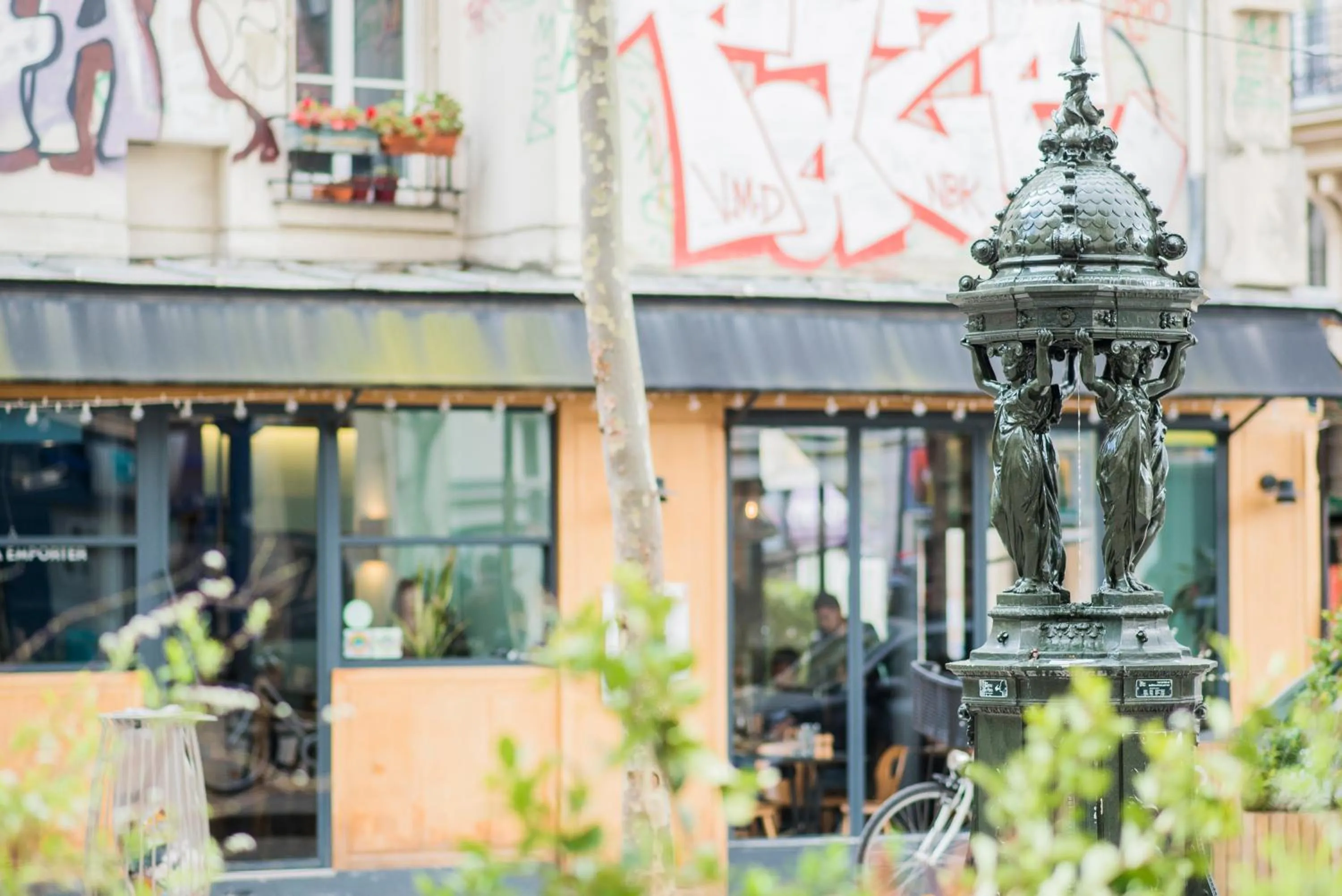 Restaurant/places to eat in Hôtel Lucien