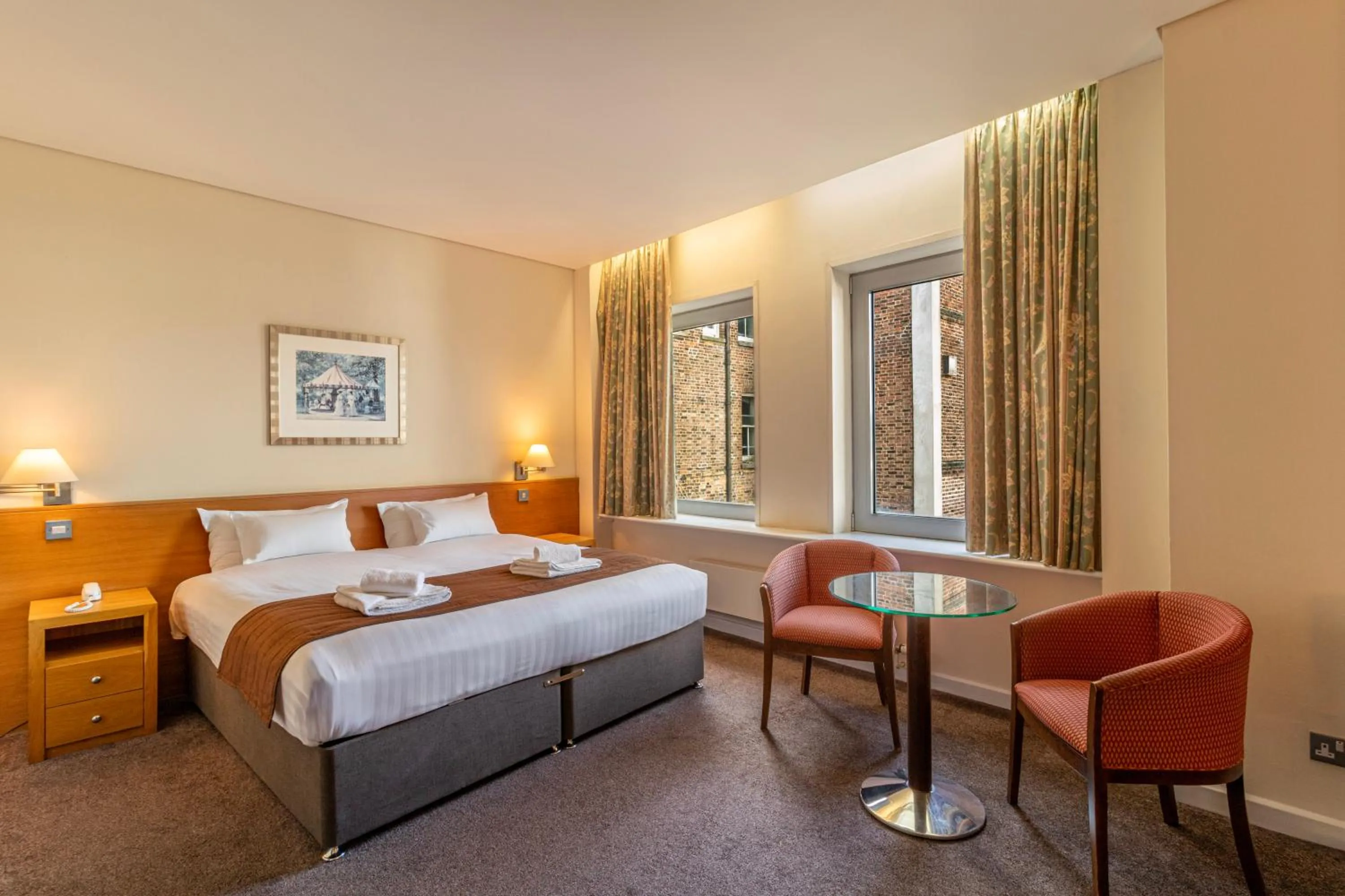 Bedroom, Bed in Cavendish Hotel