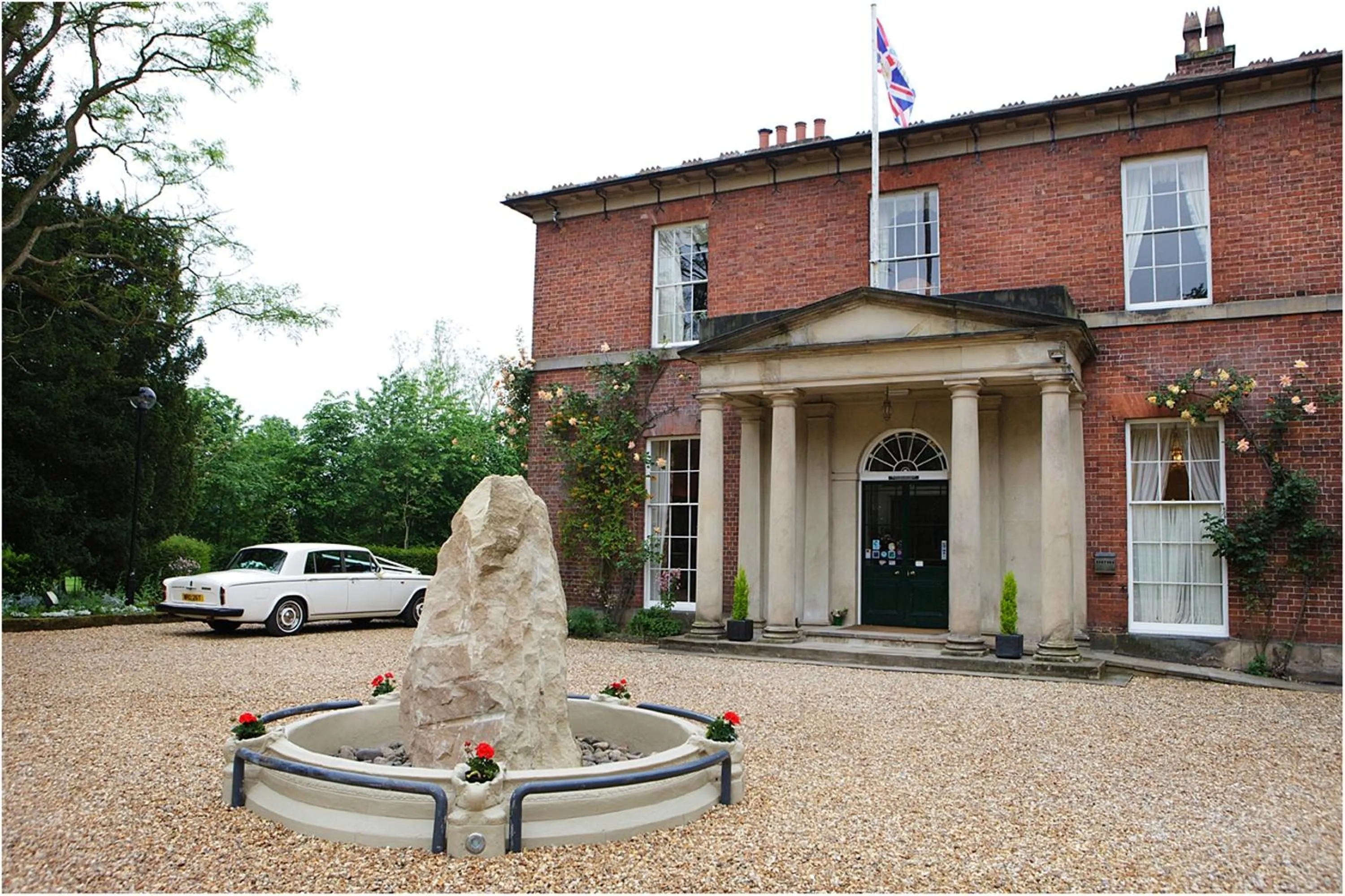 Facade/entrance in Old Rectory