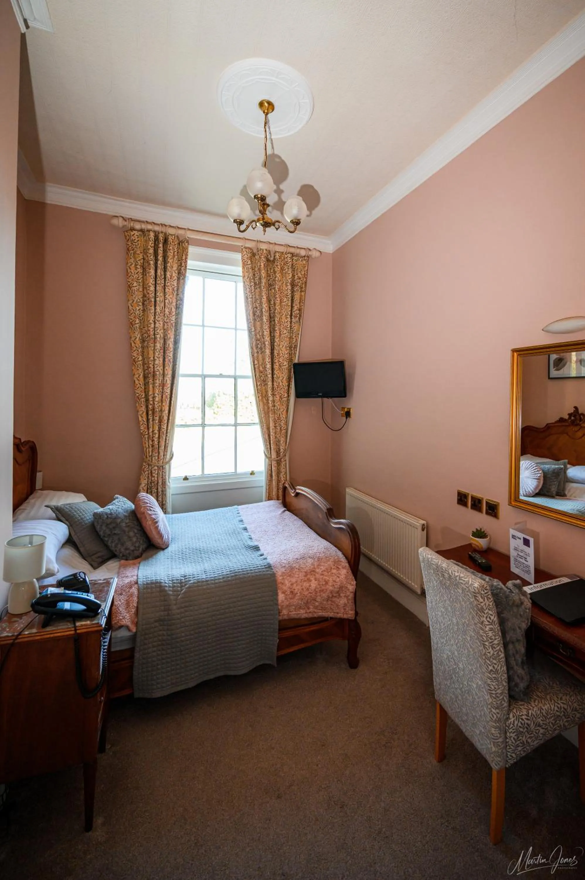 Photo of the whole room, Bed in Old Rectory