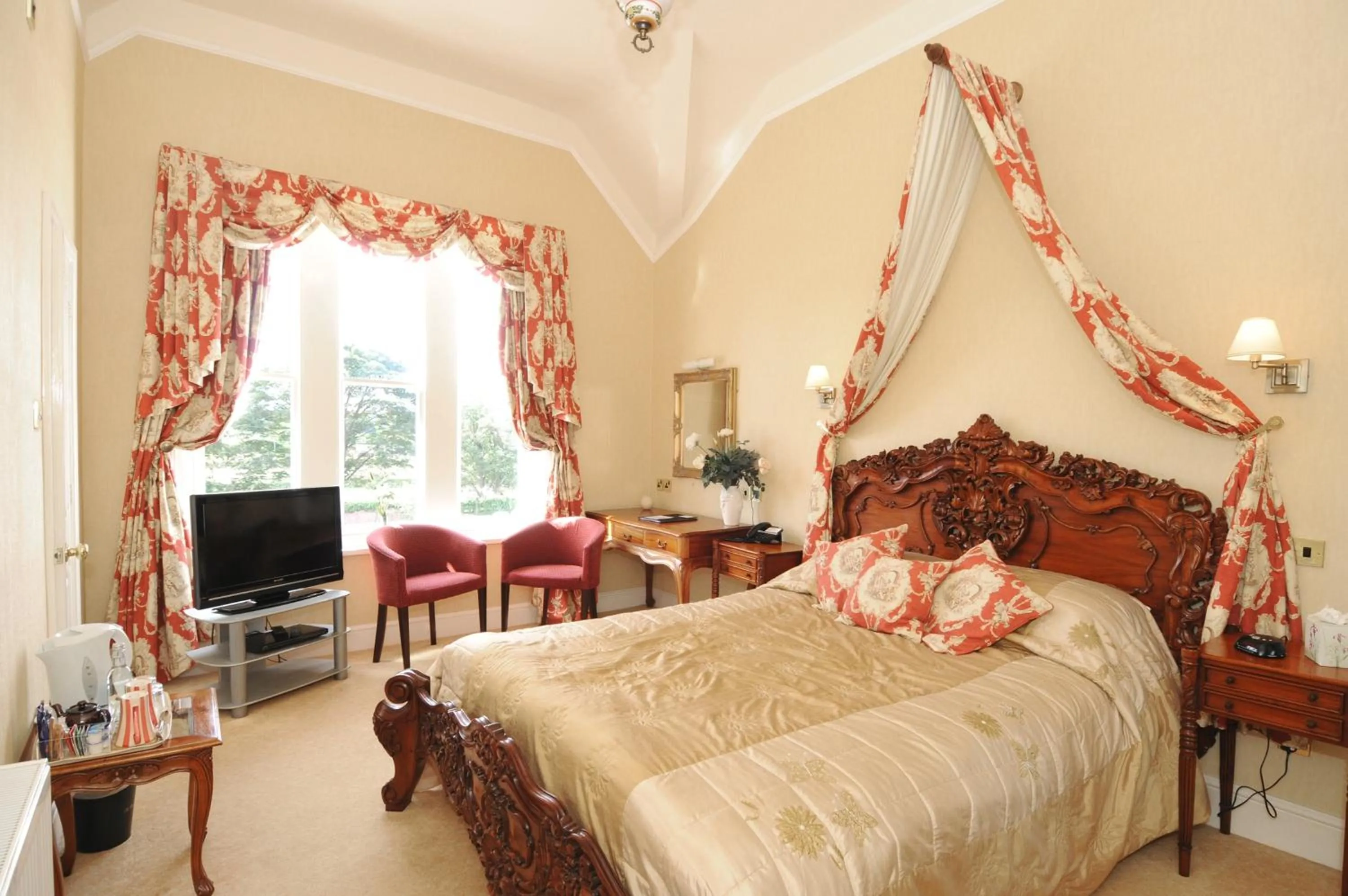 Bedroom, Bed in Old Rectory
