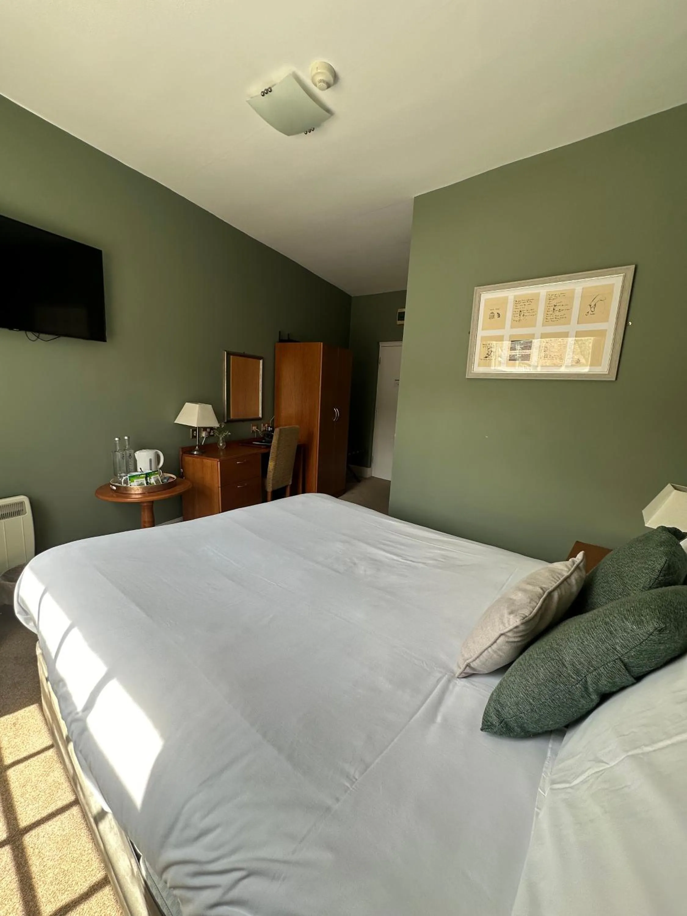 Bed in The White Hart Hotel