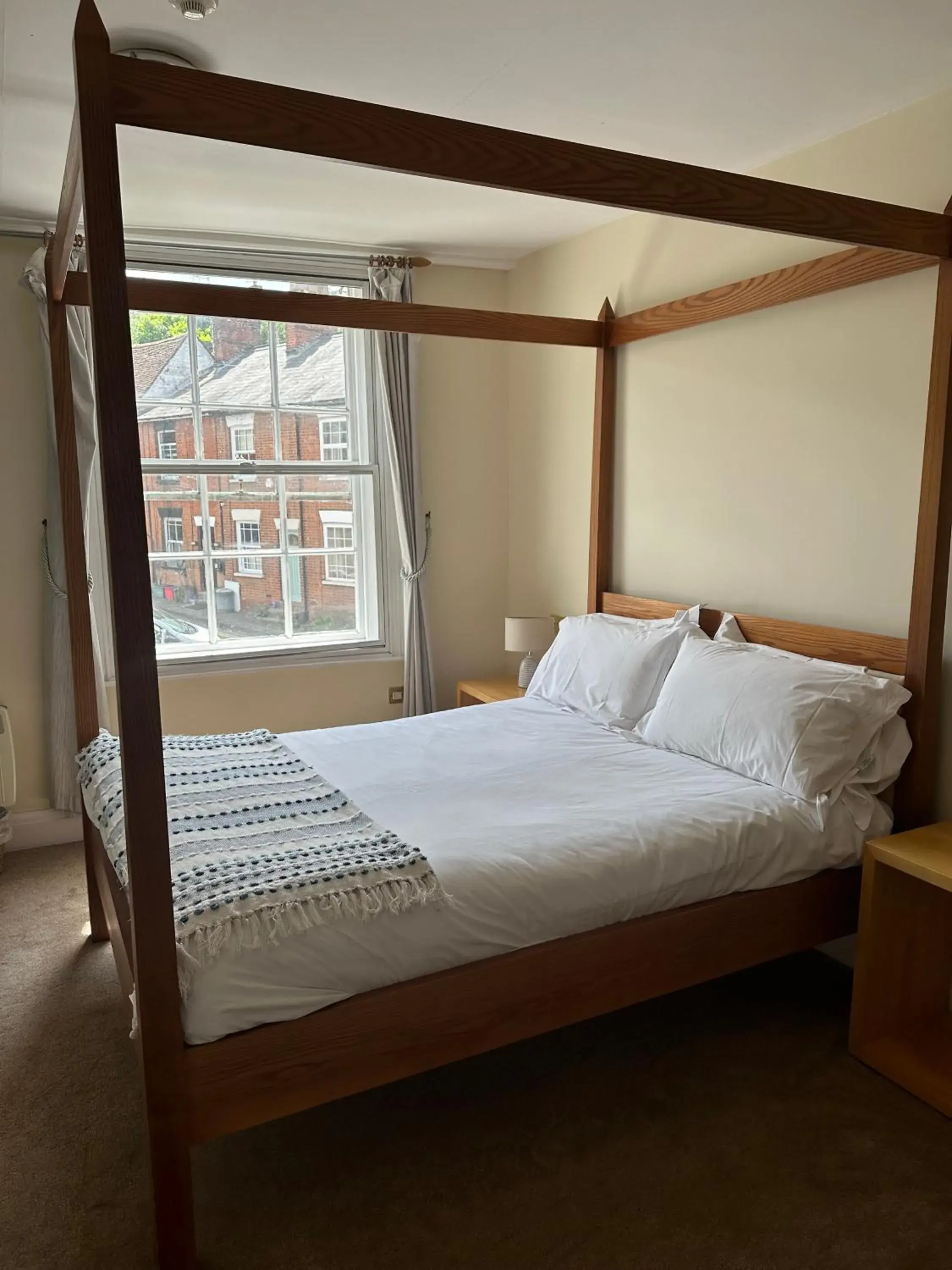 Double Room with Four Poster Bed - single occupancy in The White Hart Hotel Double Room with Four Poster Bed - single occupancy in The White Hart Hotel
