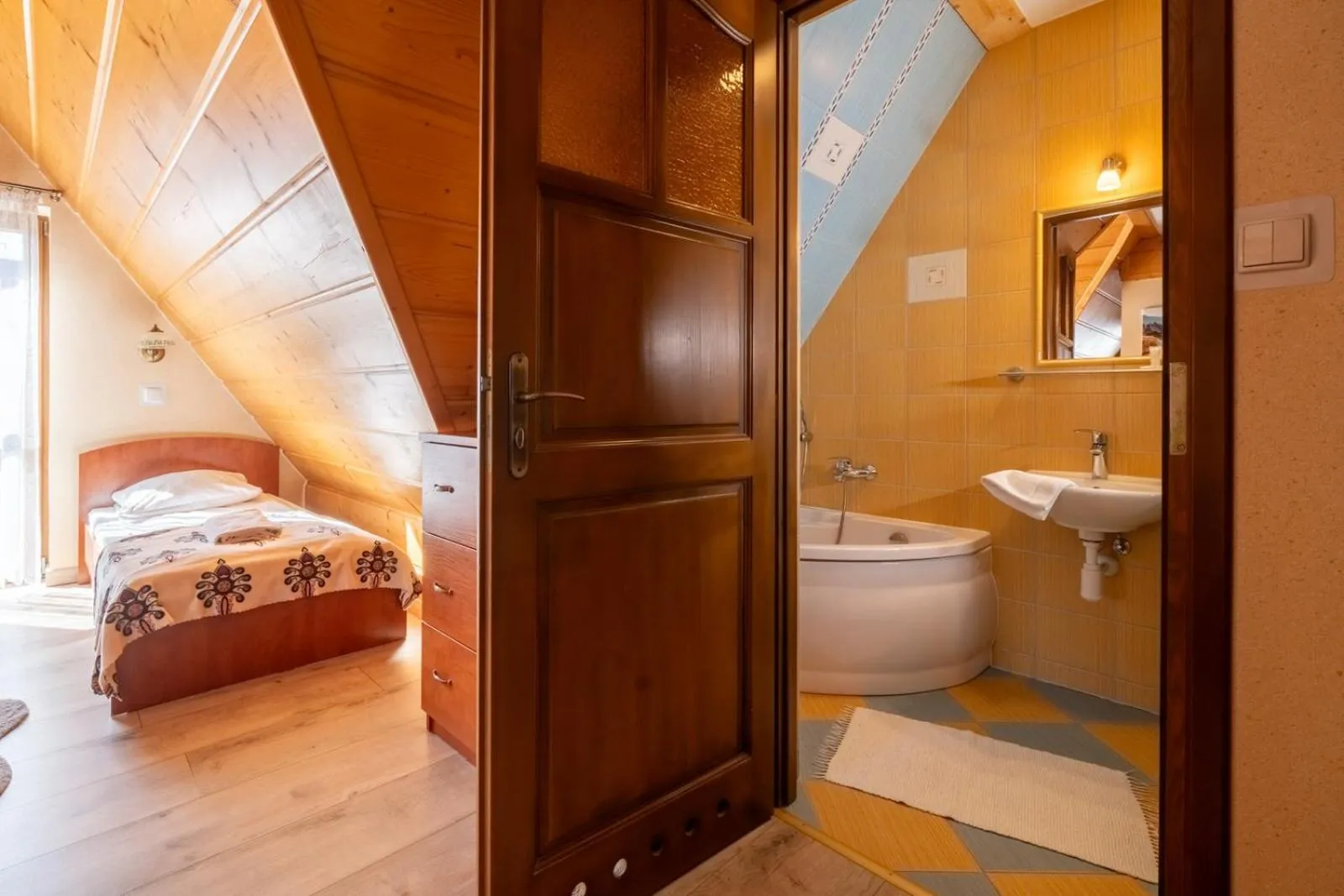 Shower, Bed in Willa u Anusia Jacuzzi & Sauna