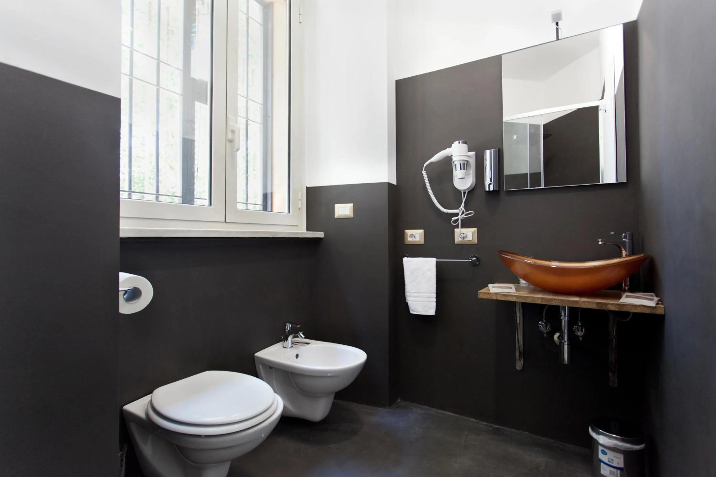 Toilet in Secret Rhome