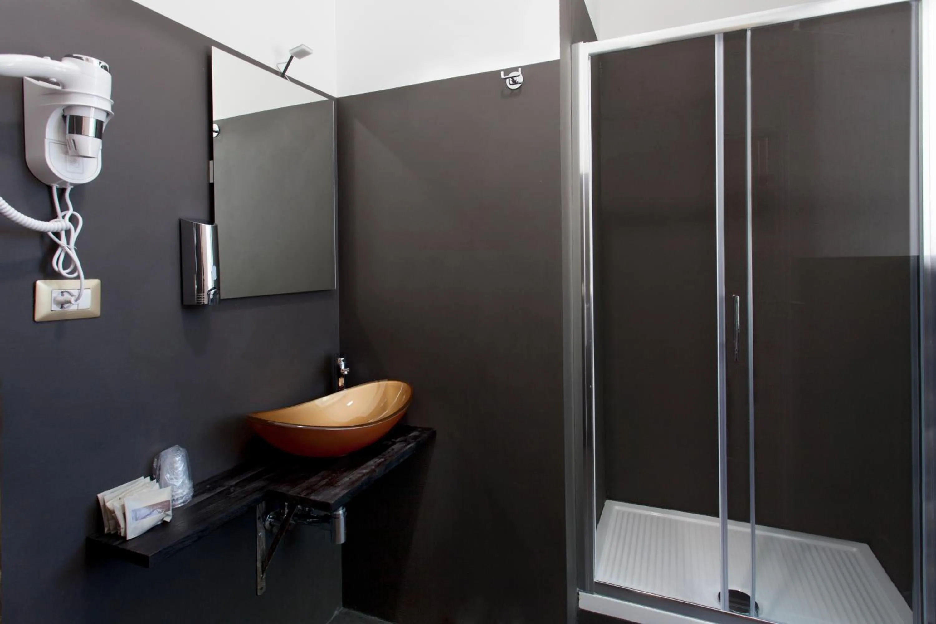 Shower in Secret Rhome