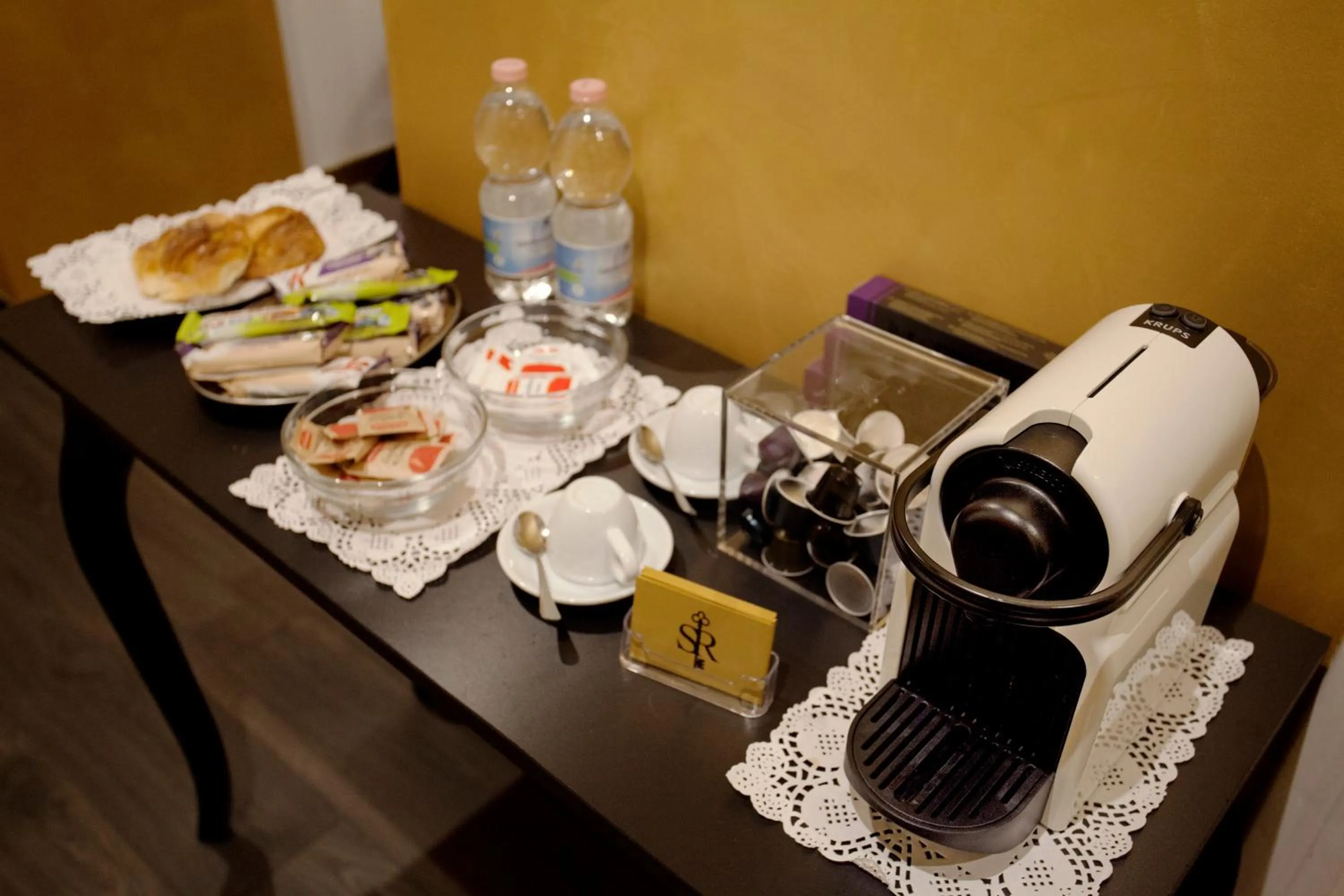 Breakfast in Secret Rhome