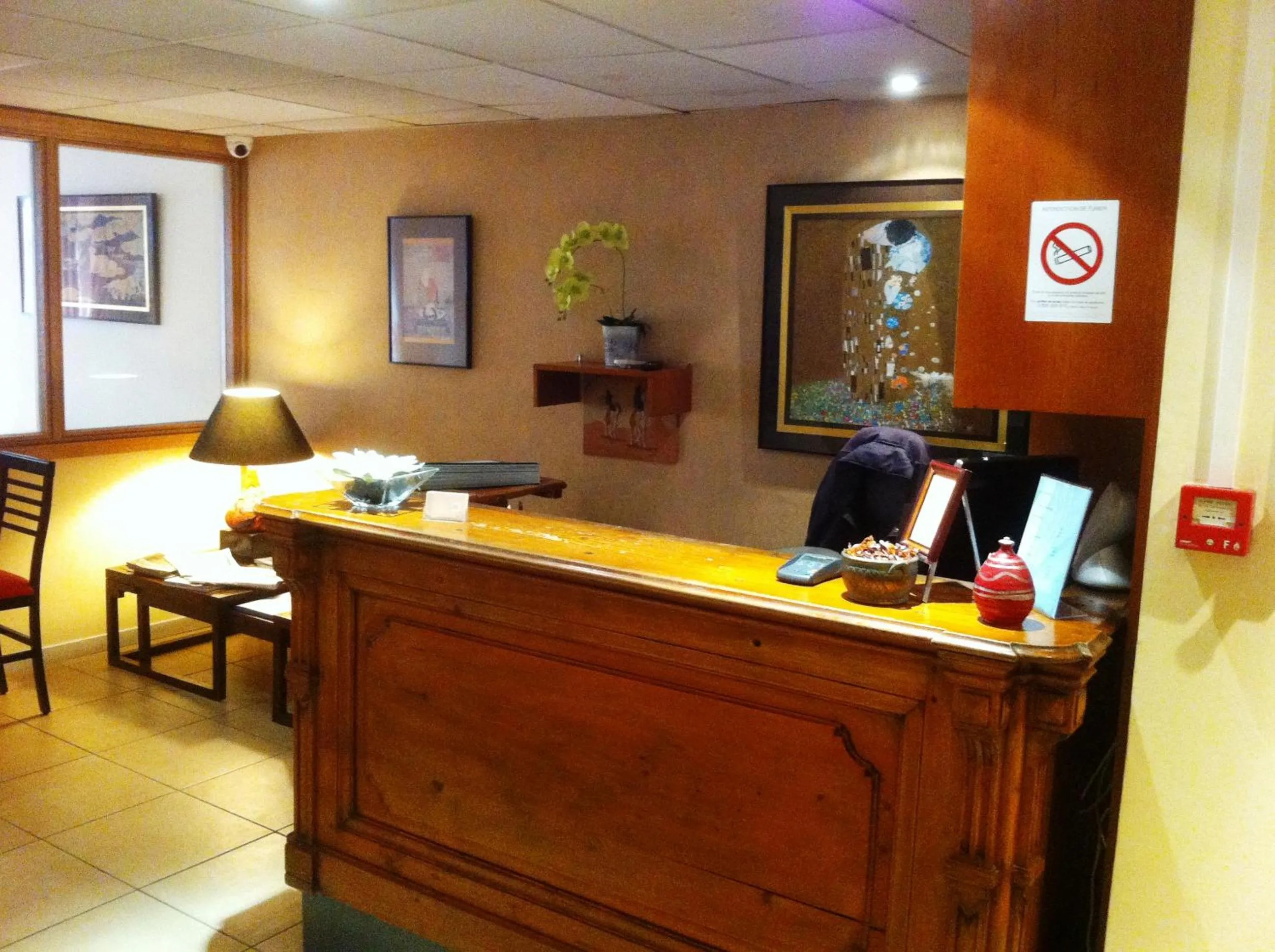 Lobby or reception in Hôtel du Sud Vieux Port
