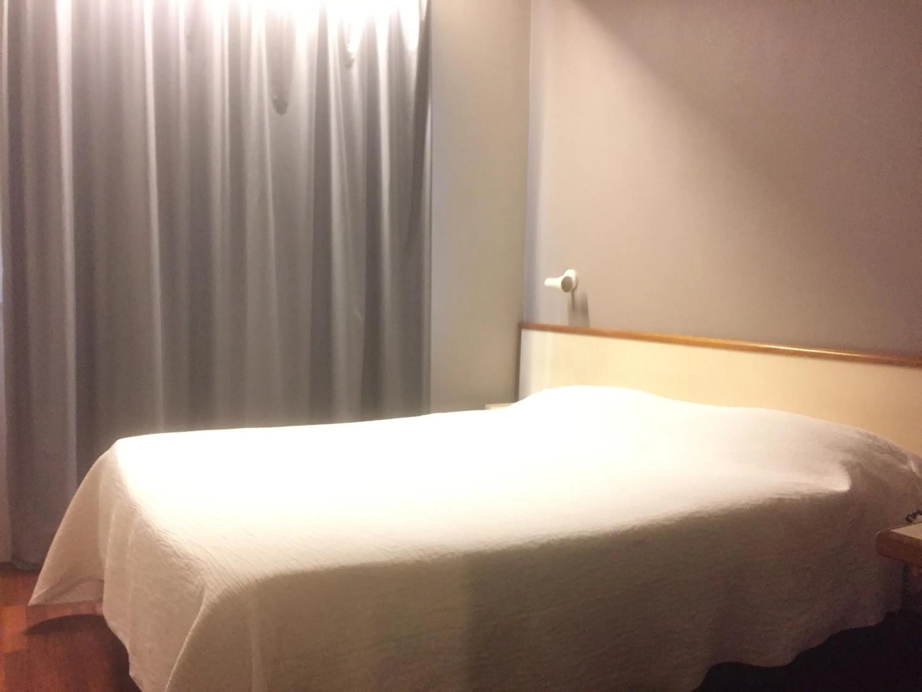 Bedroom, Bed in Hôtel du Sud Vieux Port